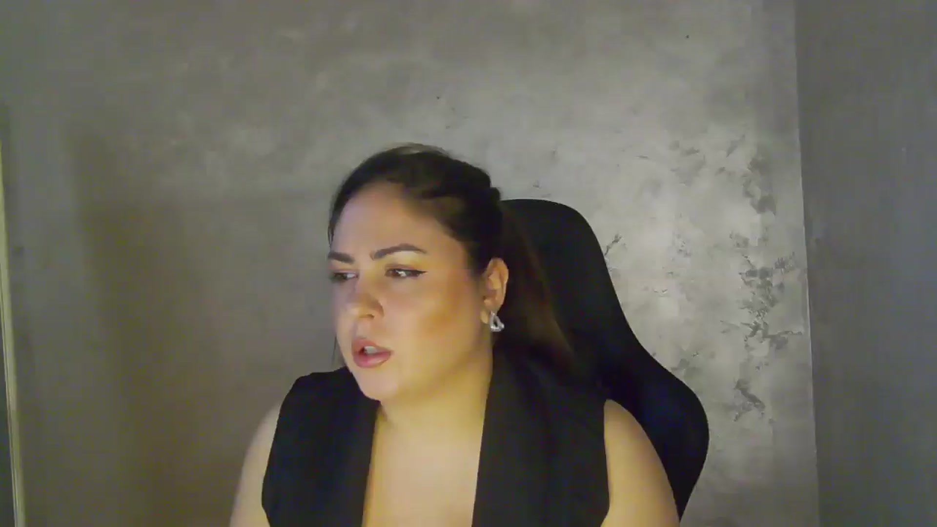 Gallery image thumbnail from NotVanilla's myfreecams stream on, 04/29/2026, 24:00 image 9 of 20