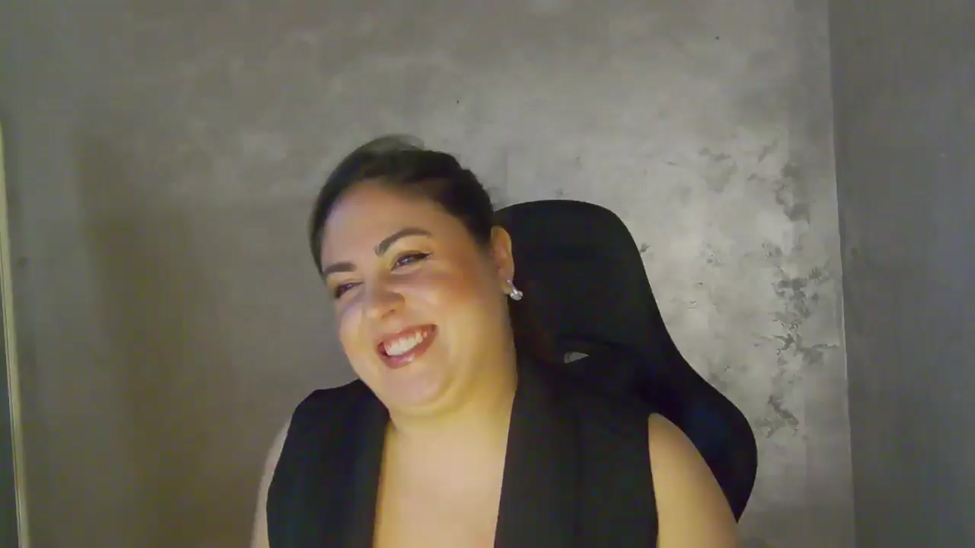 Gallery image thumbnail from NotVanilla's myfreecams stream on, 04/29/2026, 24:00 image 7 of 20
