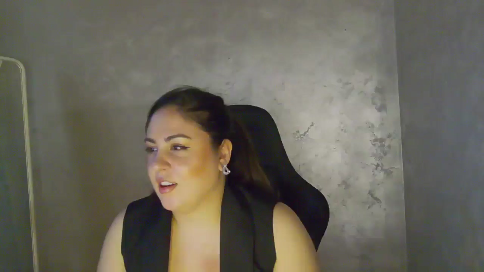 Gallery image thumbnail from NotVanilla's myfreecams stream on, 04/29/2026, 24:00 image 2 of 20