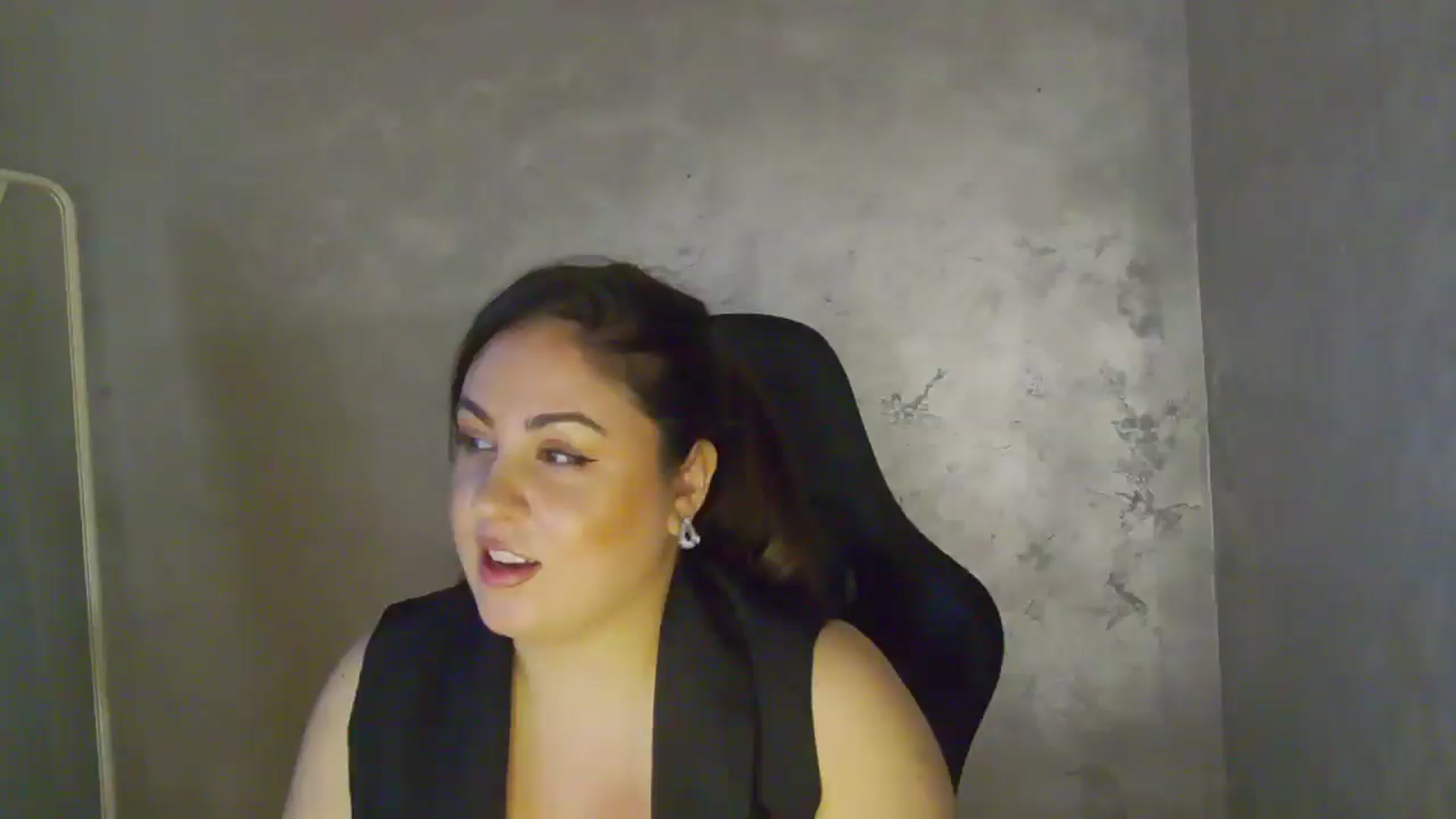 Gallery image thumbnail from NotVanilla's myfreecams stream on, 04/29/2026, 24:00 image 1 of 20