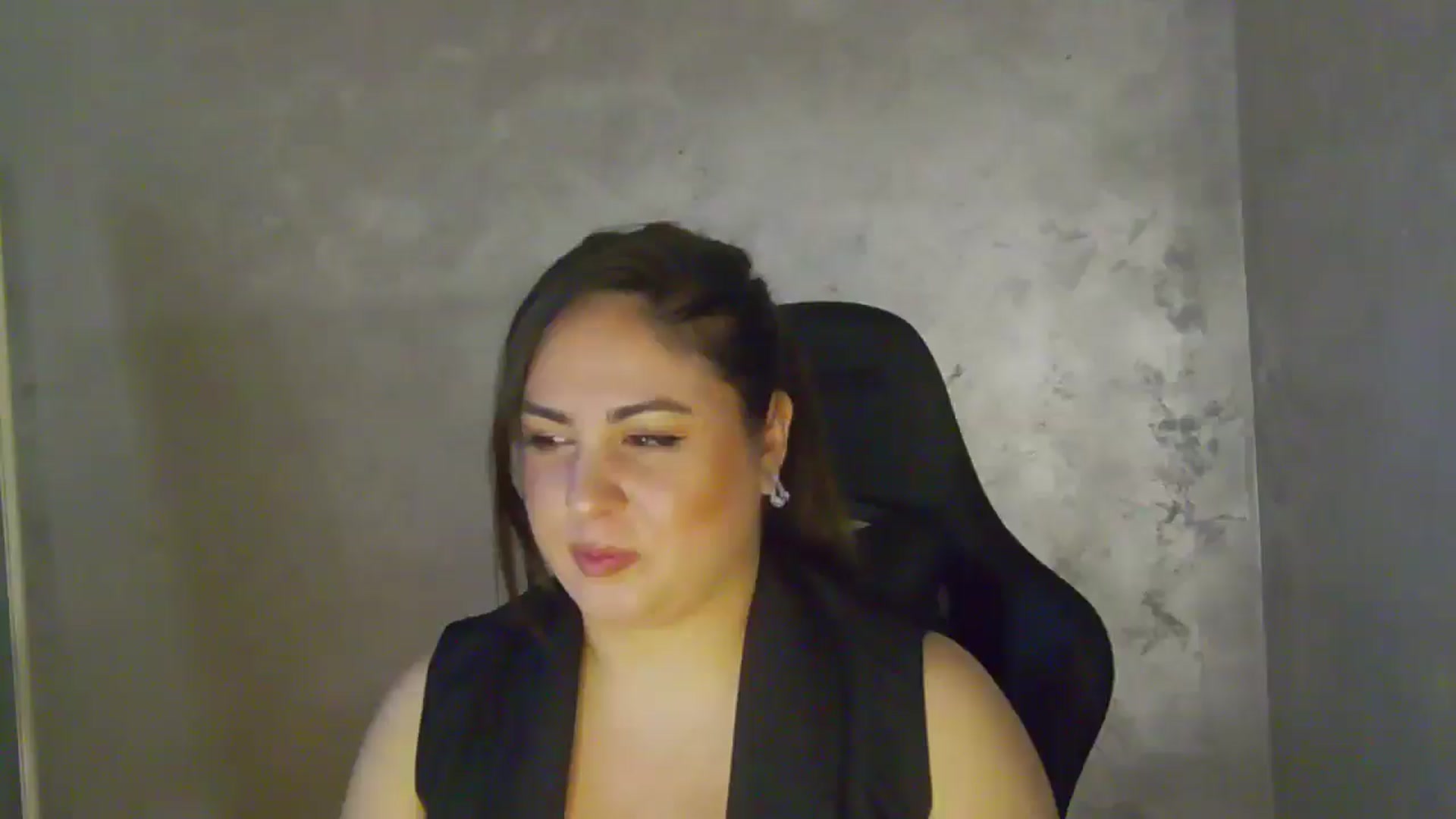 Gallery image thumbnail from NotVanilla's myfreecams stream on, 04/29/2026, 24:00 image 12 of 20
