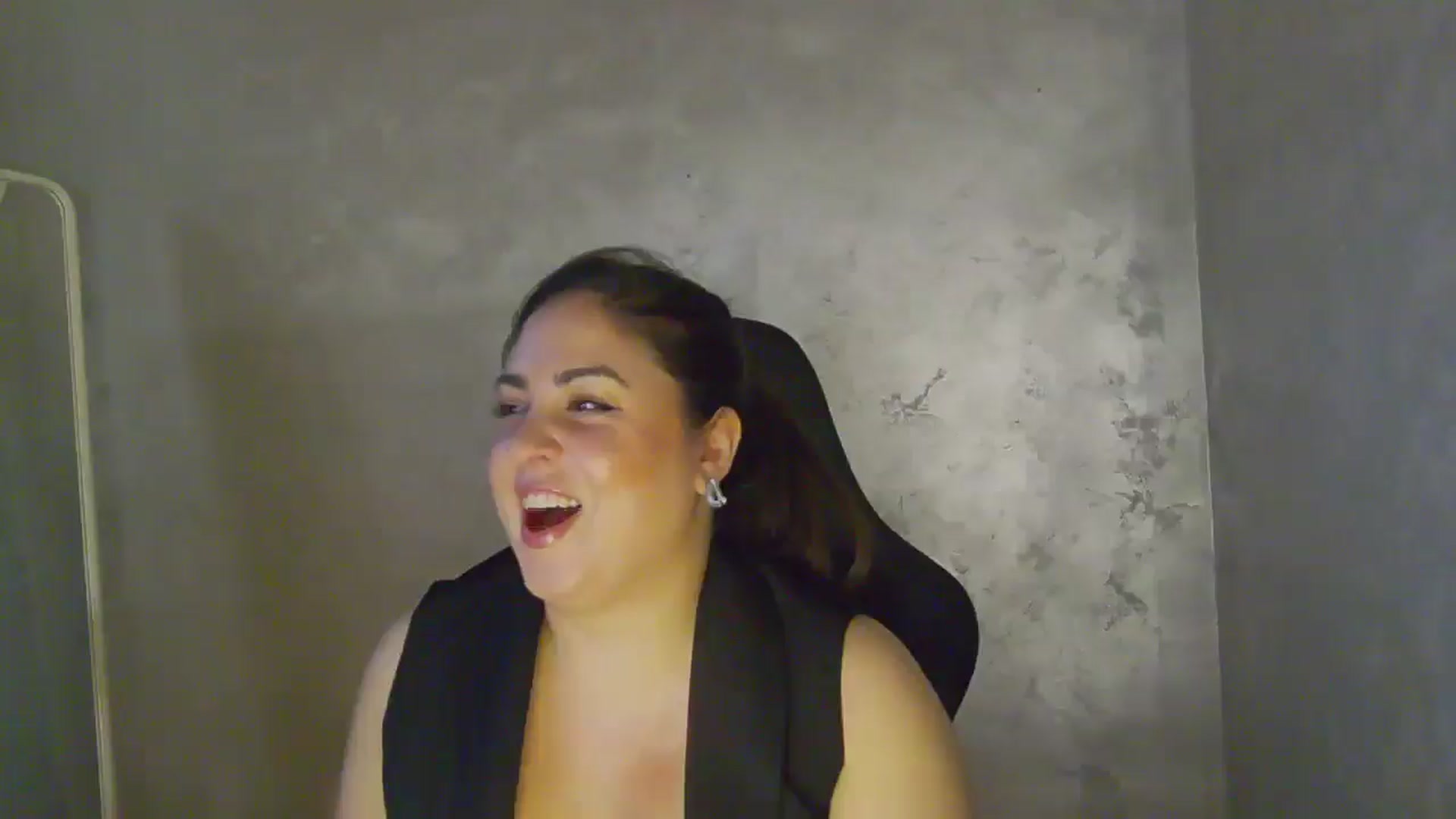 Gallery image thumbnail from NotVanilla's myfreecams stream on, 04/29/2026, 24:00 image 3 of 20