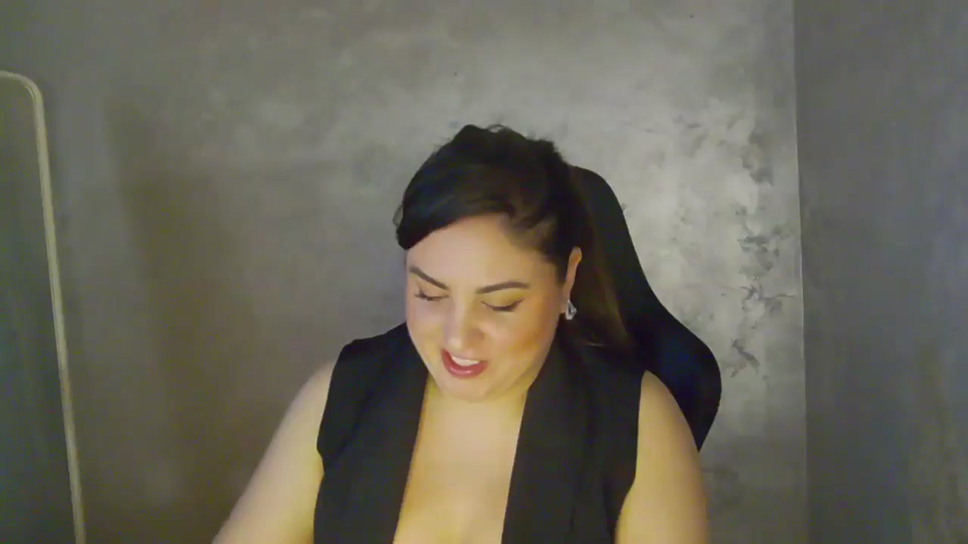 Gallery image thumbnail from NotVanilla's myfreecams stream on, 04/29/2026, 24:00 image 19 of 20