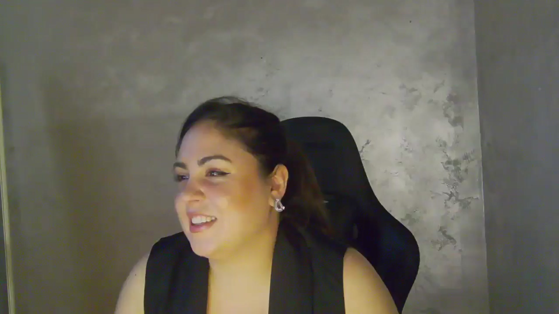 Gallery image thumbnail from NotVanilla's myfreecams stream on, 04/29/2026, 24:00 image 8 of 20