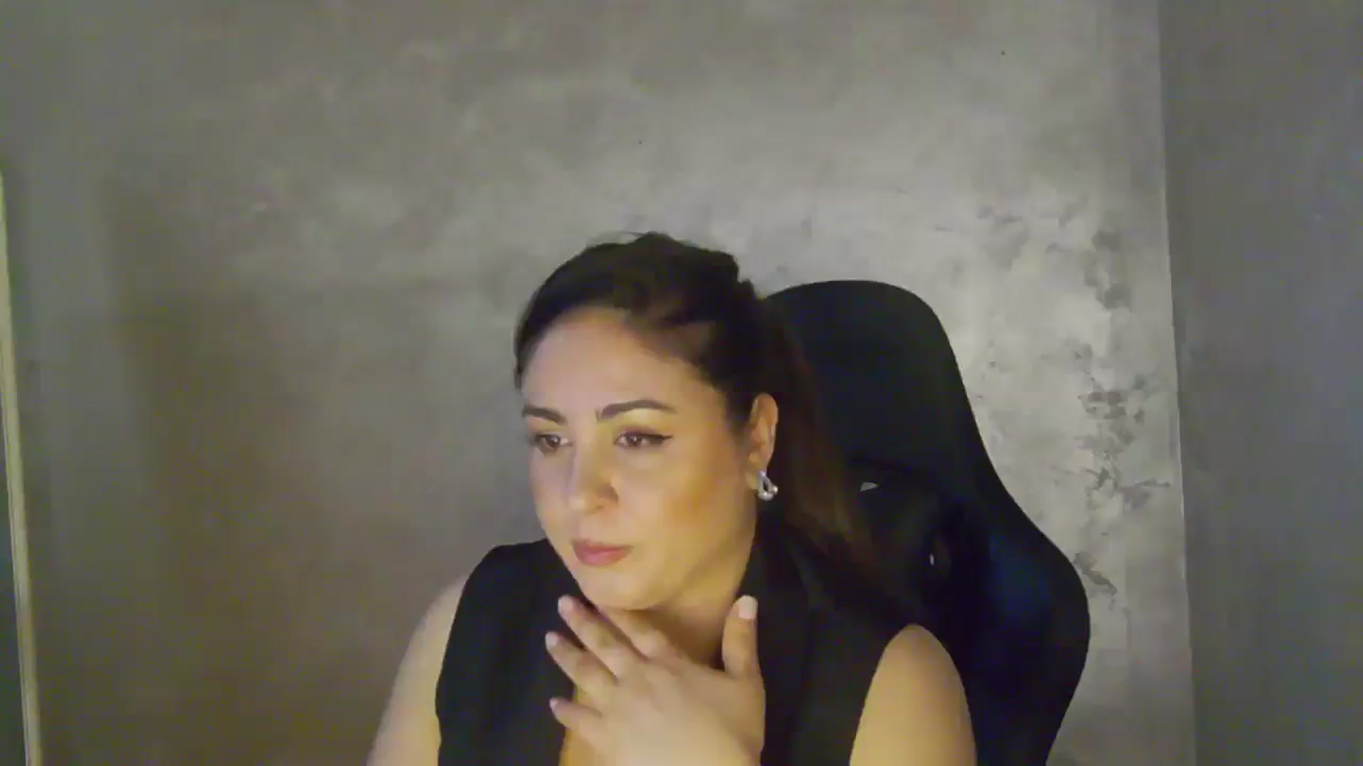 Gallery image thumbnail from NotVanilla's myfreecams stream on, 04/29/2026, 24:00 image 5 of 20