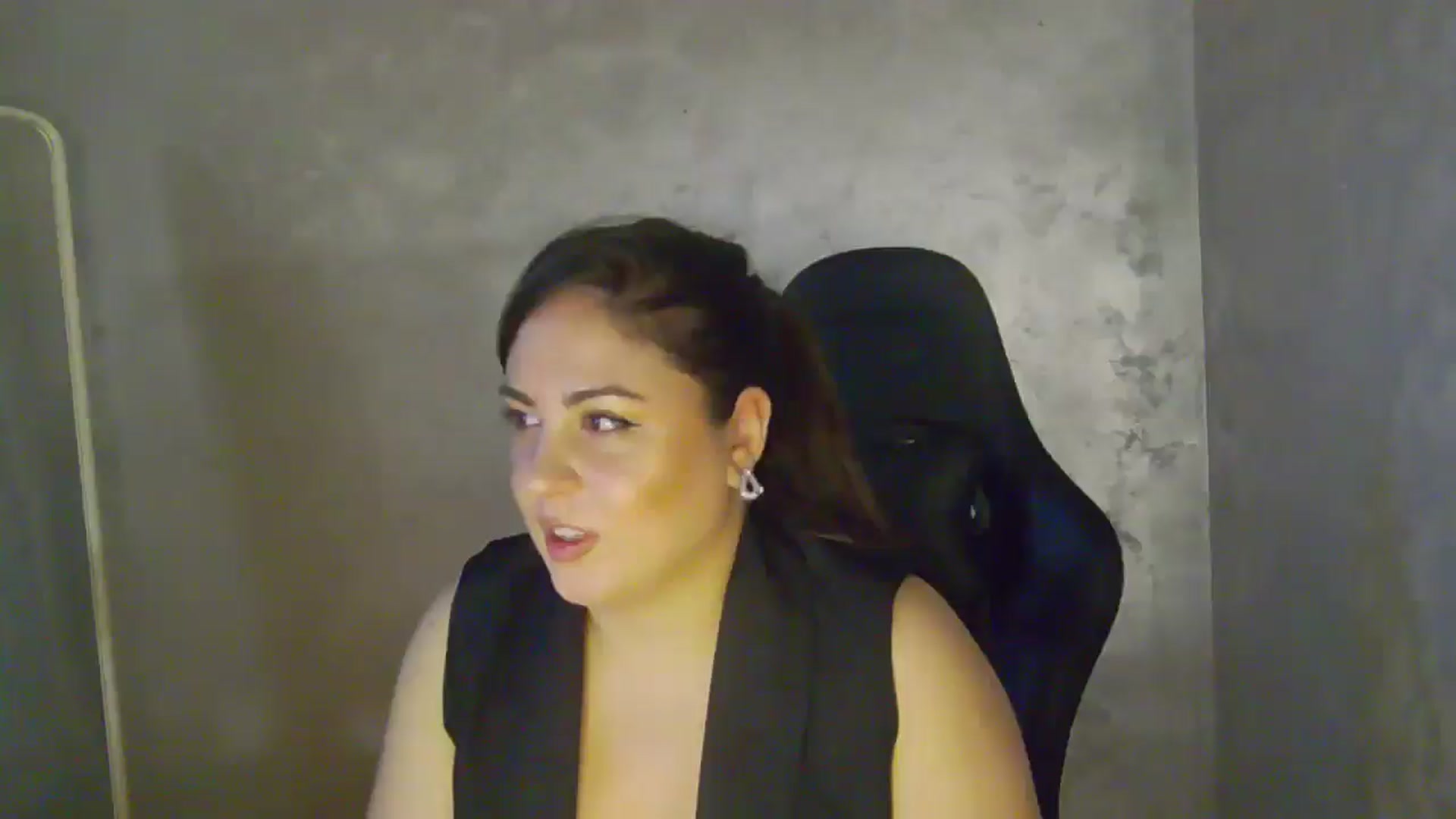 Gallery image thumbnail from NotVanilla's myfreecams stream on, 04/29/2026, 24:00 image 20 of 20