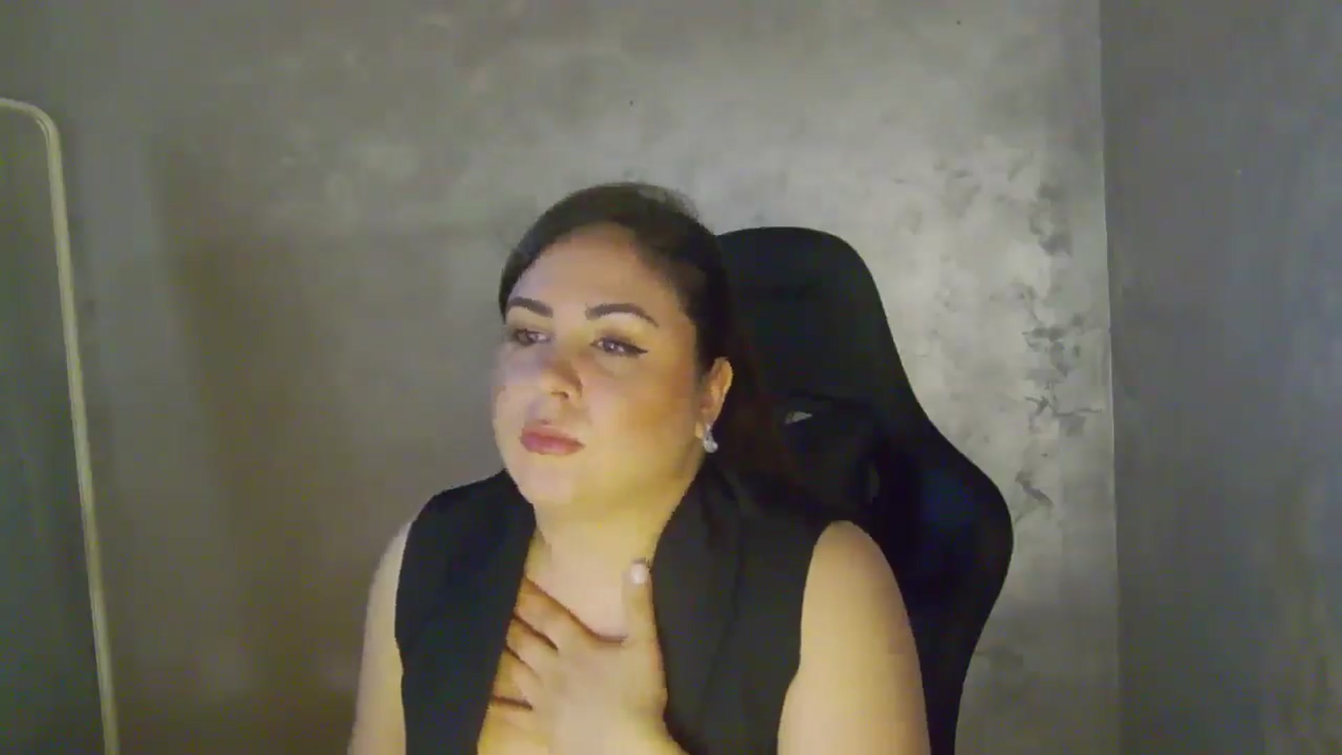 Gallery image thumbnail from NotVanilla's myfreecams stream on, 04/29/2026, 24:00 image 14 of 20
