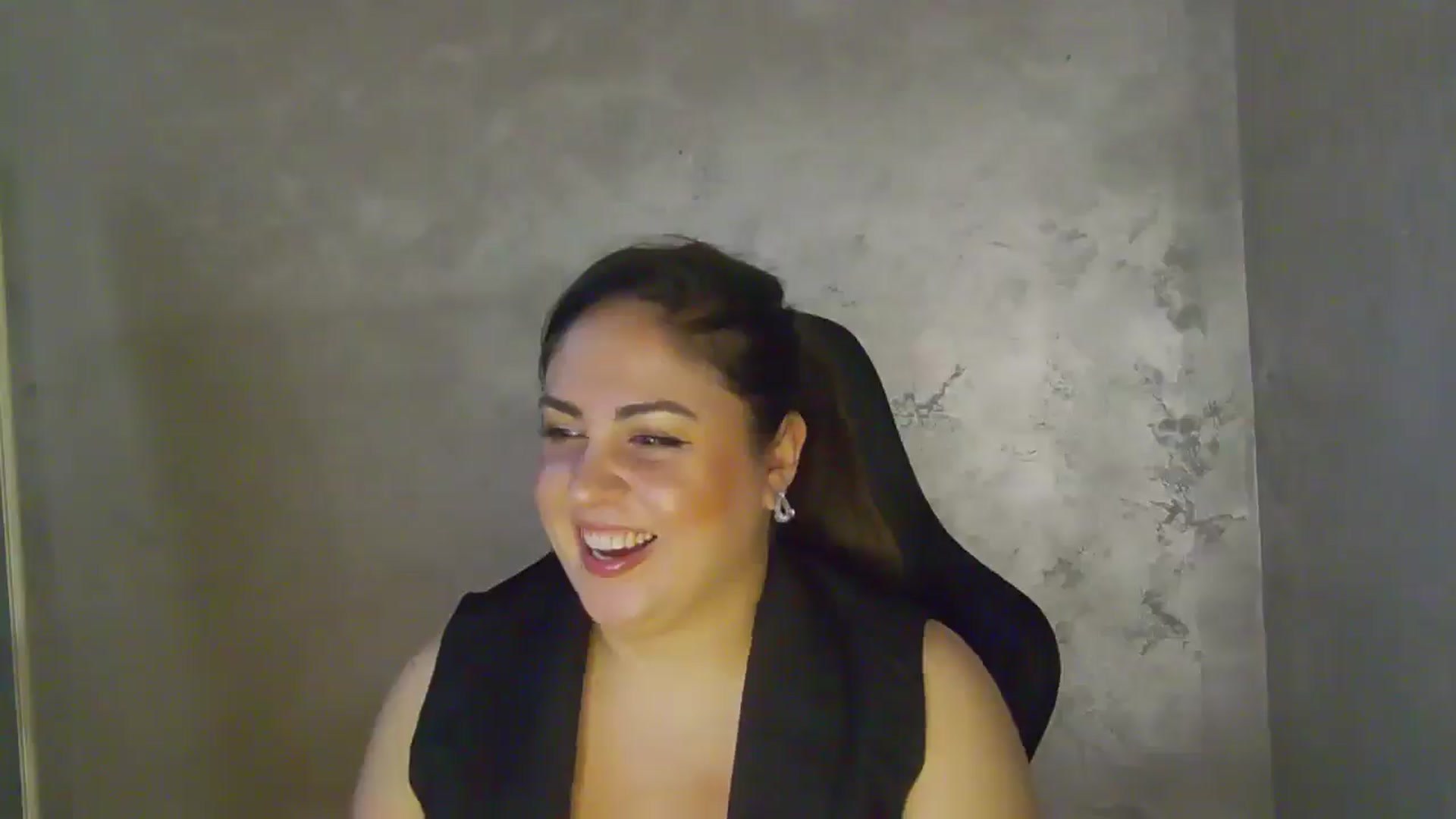Gallery image thumbnail from NotVanilla's myfreecams stream on, 04/29/2026, 24:00 image 10 of 20