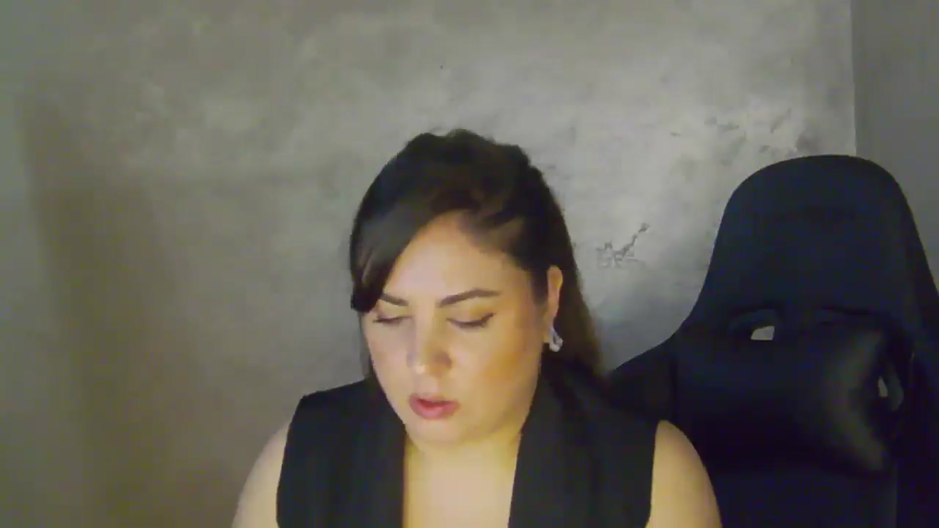 Gallery image thumbnail from NotVanilla's myfreecams stream on, 04/29/2026, 01:36 image 7 of 20