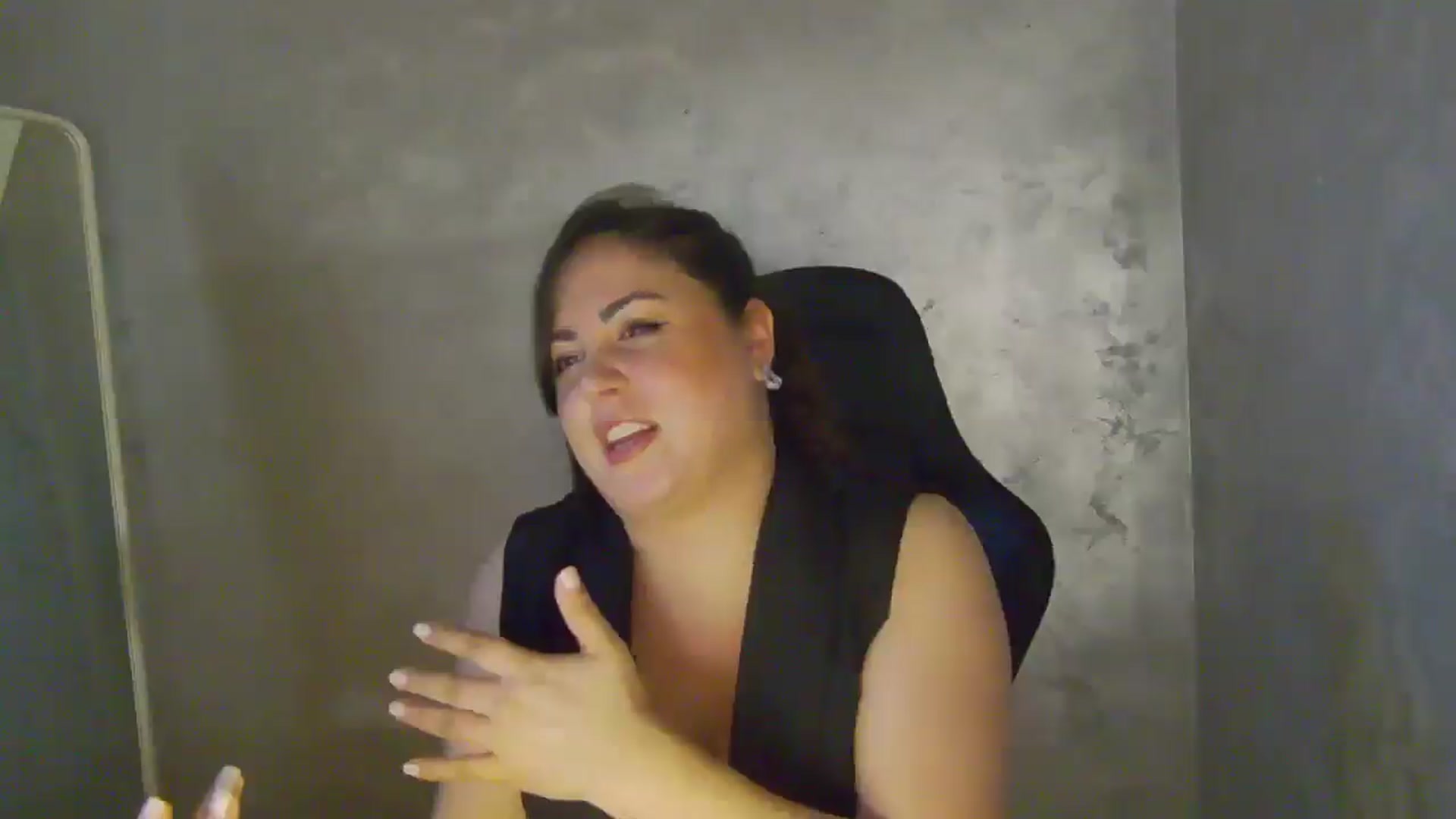 Gallery image thumbnail from NotVanilla's myfreecams stream on, 04/29/2026, 01:36 image 11 of 20