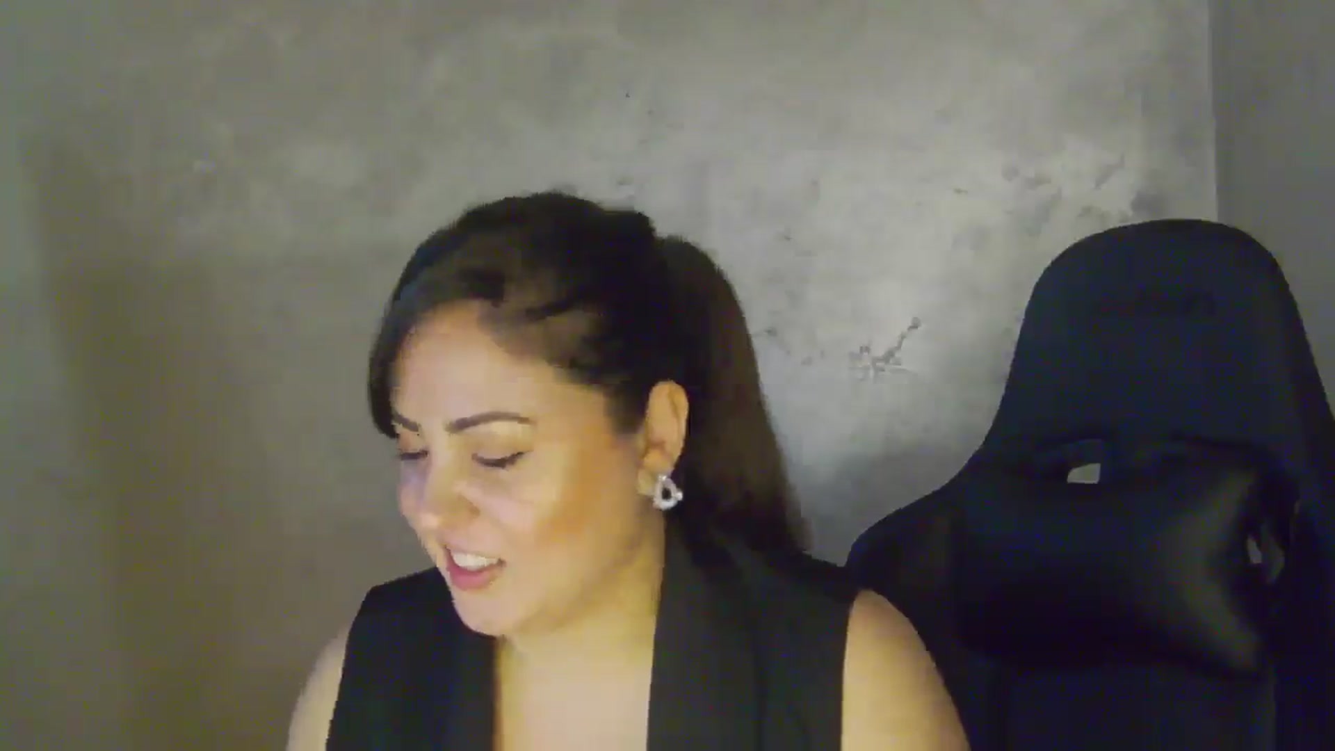 Gallery image thumbnail from NotVanilla's myfreecams stream on, 04/29/2026, 01:36 image 6 of 20