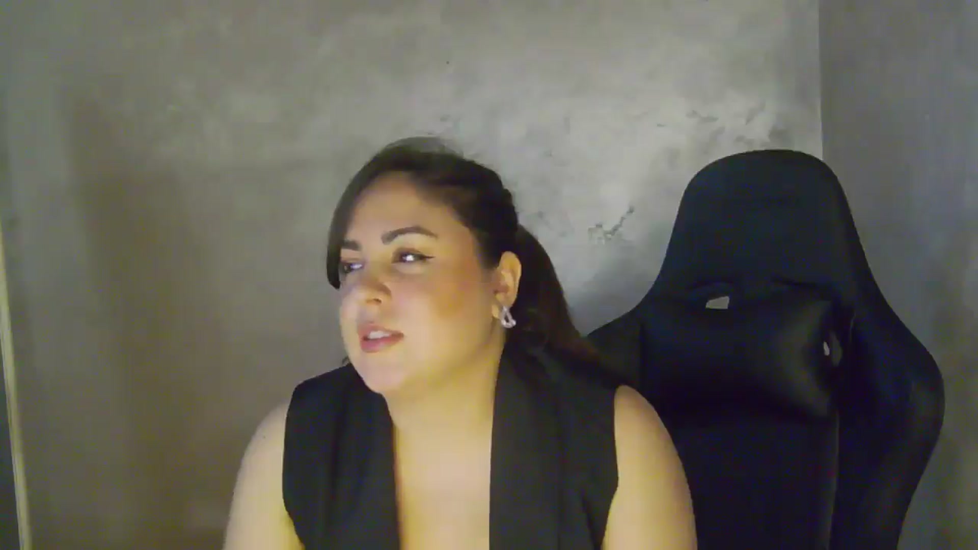 Gallery image thumbnail from NotVanilla's myfreecams stream on, 04/29/2026, 01:36 image 8 of 20
