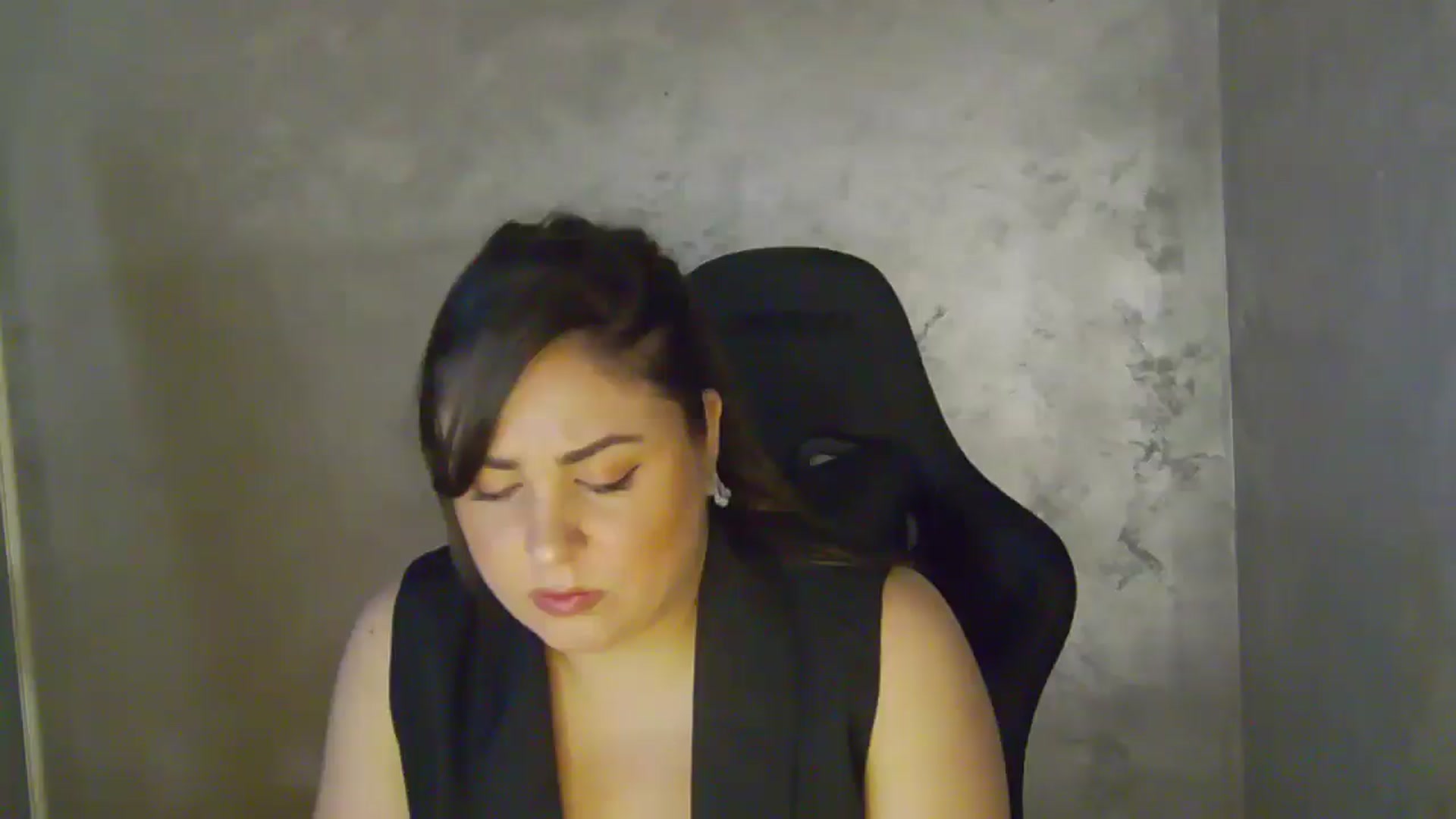 Gallery image thumbnail from NotVanilla's myfreecams stream on, 04/29/2026, 01:36 image 10 of 20