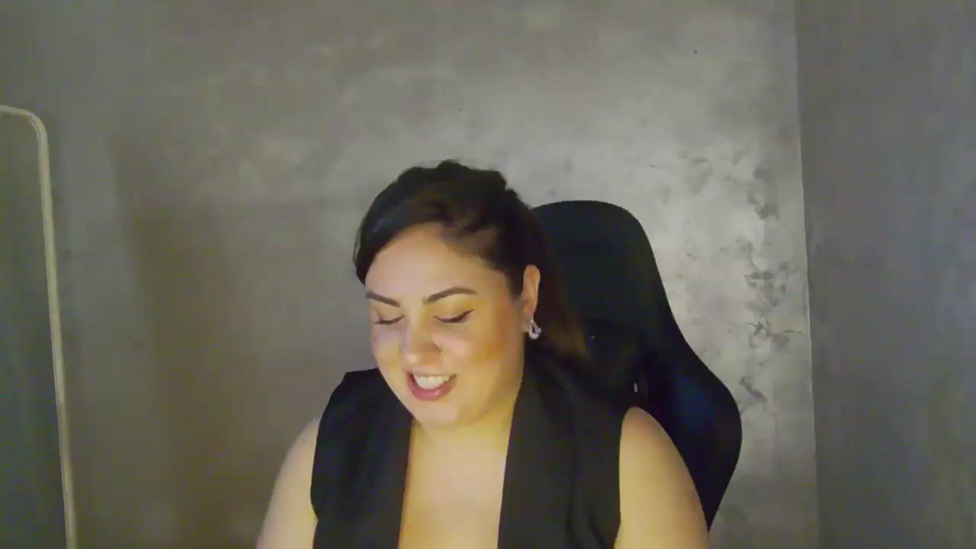 Gallery image thumbnail from NotVanilla's myfreecams stream on, 04/29/2026, 01:36 image 1 of 20