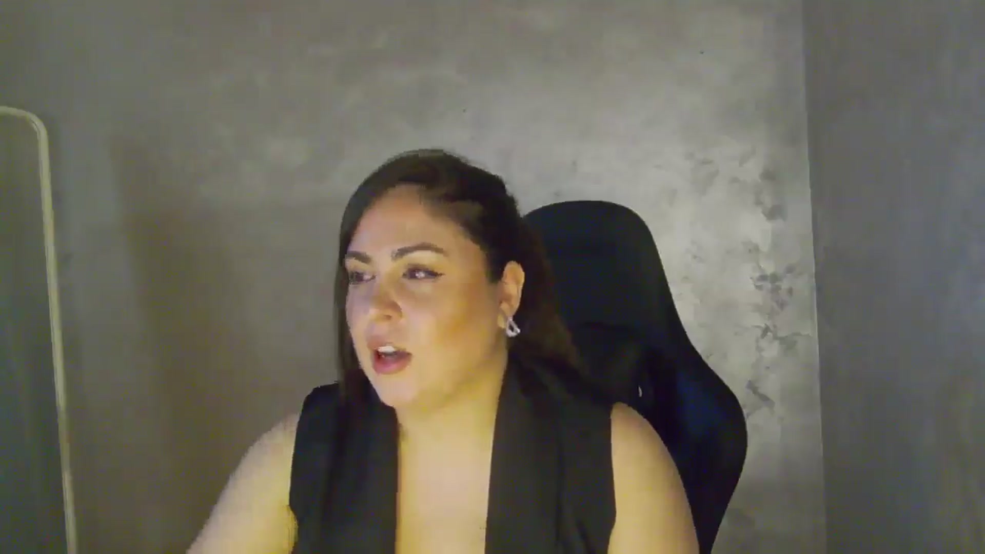 Gallery image thumbnail from NotVanilla's myfreecams stream on, 04/29/2026, 01:36 image 2 of 20