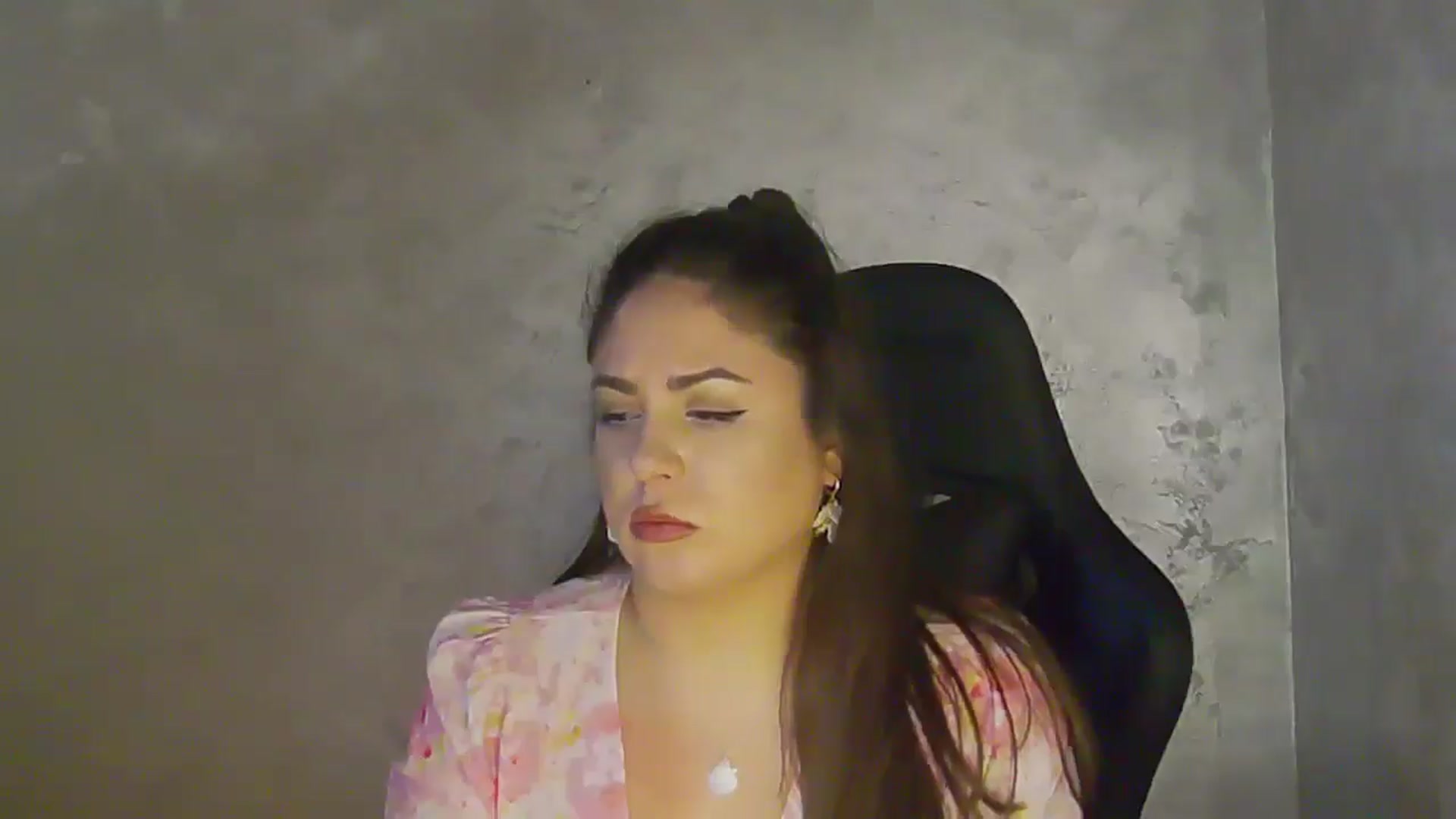 Gallery image thumbnail from NotVanilla's myfreecams stream on, 04/30/2026, 02:44 image 17 of 20