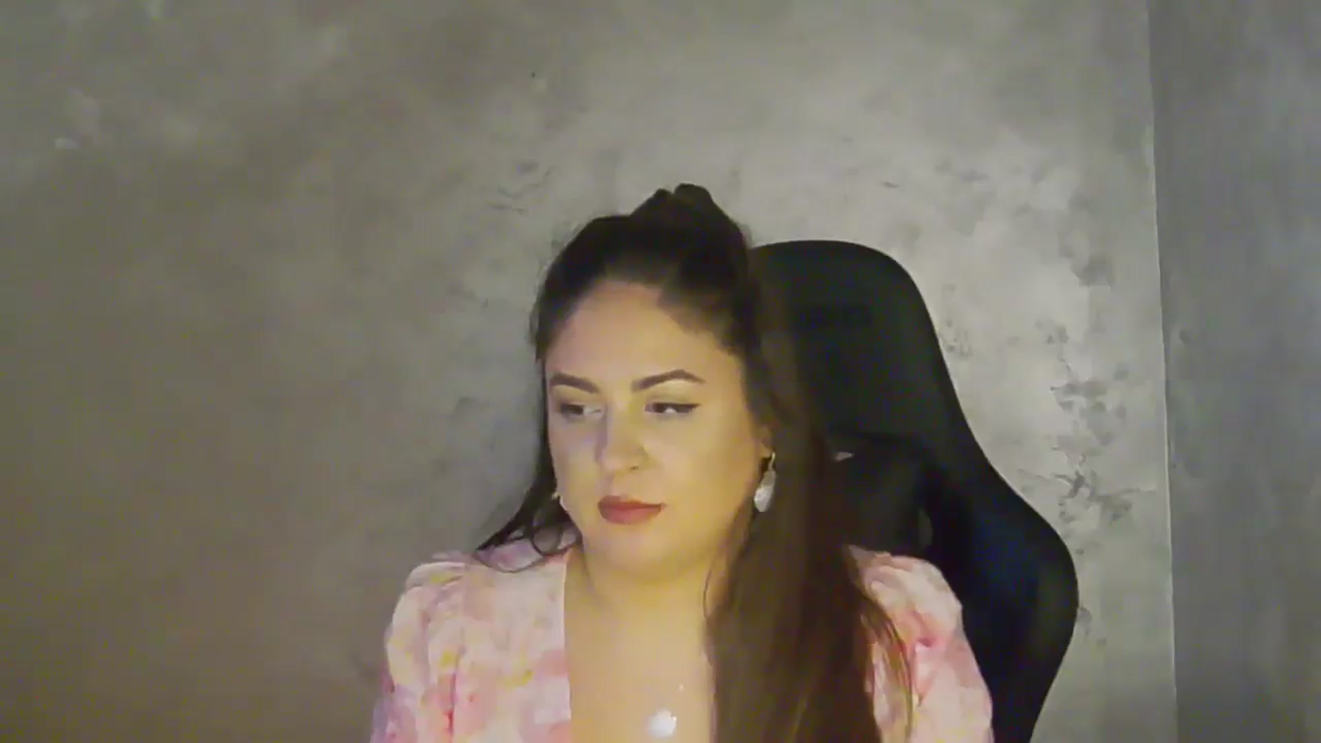 Gallery image thumbnail from NotVanilla's myfreecams stream on, 04/30/2026, 02:44 image 15 of 20