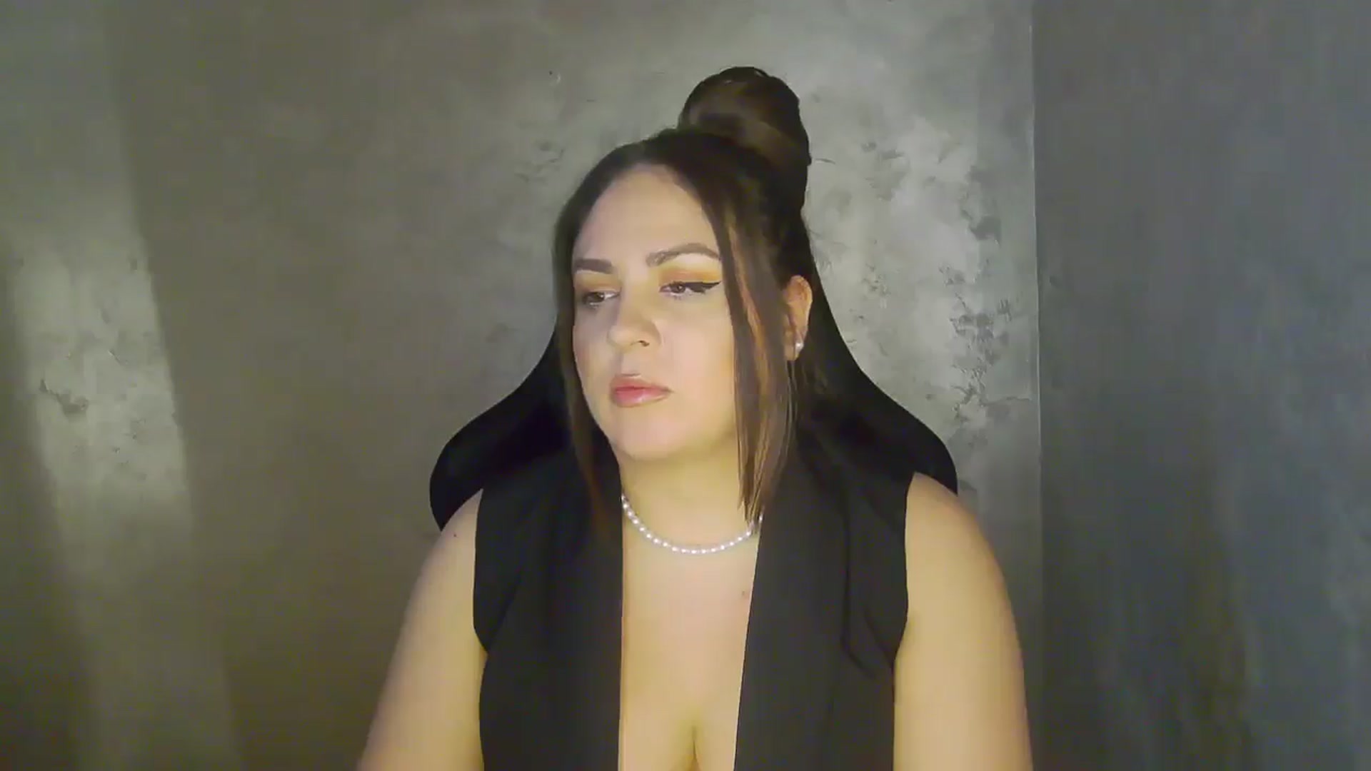 Gallery image thumbnail from NotVanilla's myfreecams stream on, 05/06/2026, 03:31 image 3 of 20