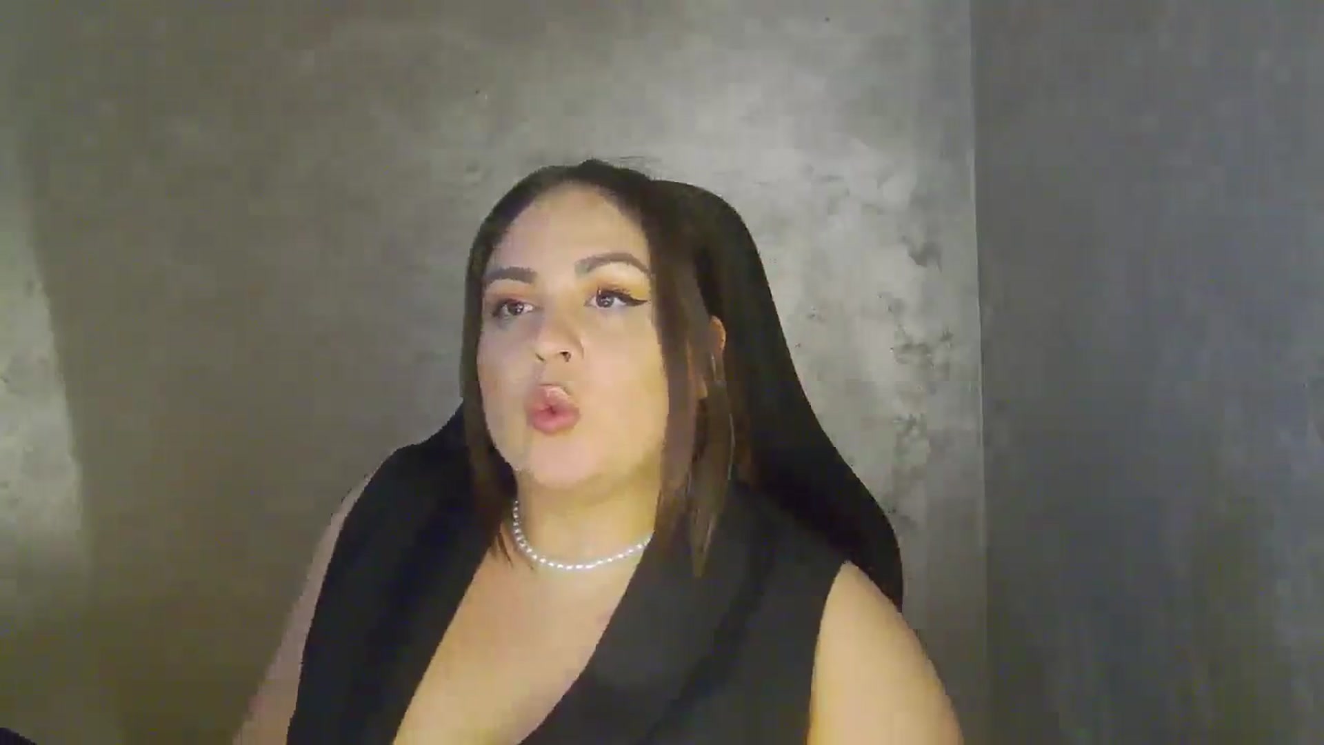Gallery image thumbnail from NotVanilla's myfreecams stream on, 05/06/2026, 03:31 image 8 of 20