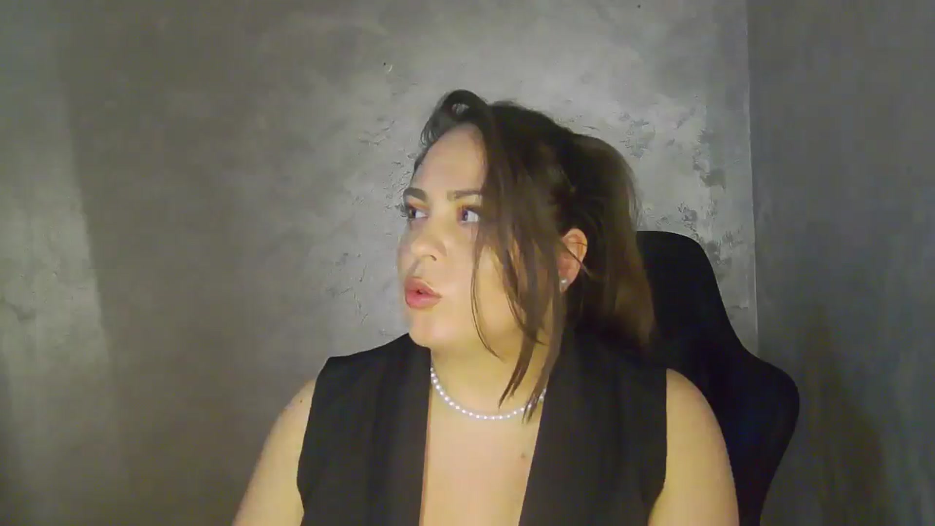 Gallery image thumbnail from NotVanilla's myfreecams stream on, 05/06/2026, 05:02 image 5 of 20