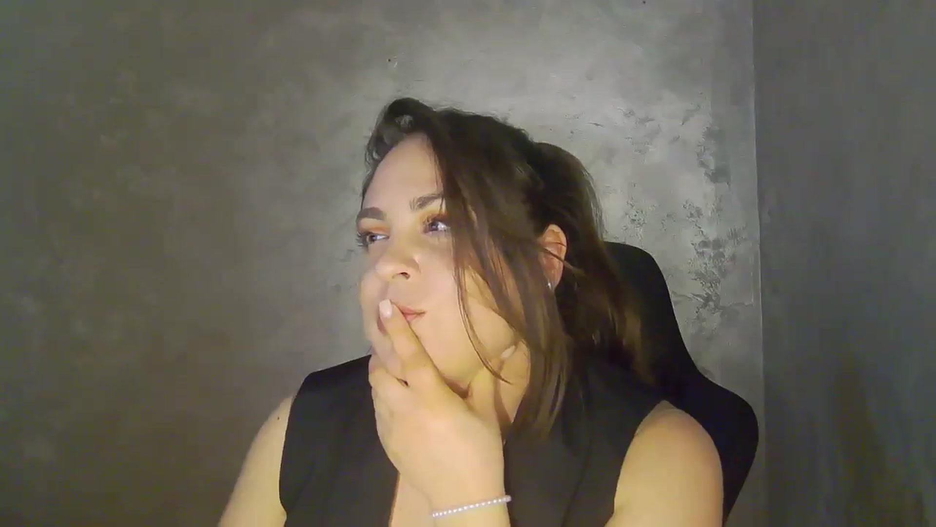 Gallery image thumbnail from NotVanilla's myfreecams stream on, 05/06/2026, 05:02 image 15 of 20