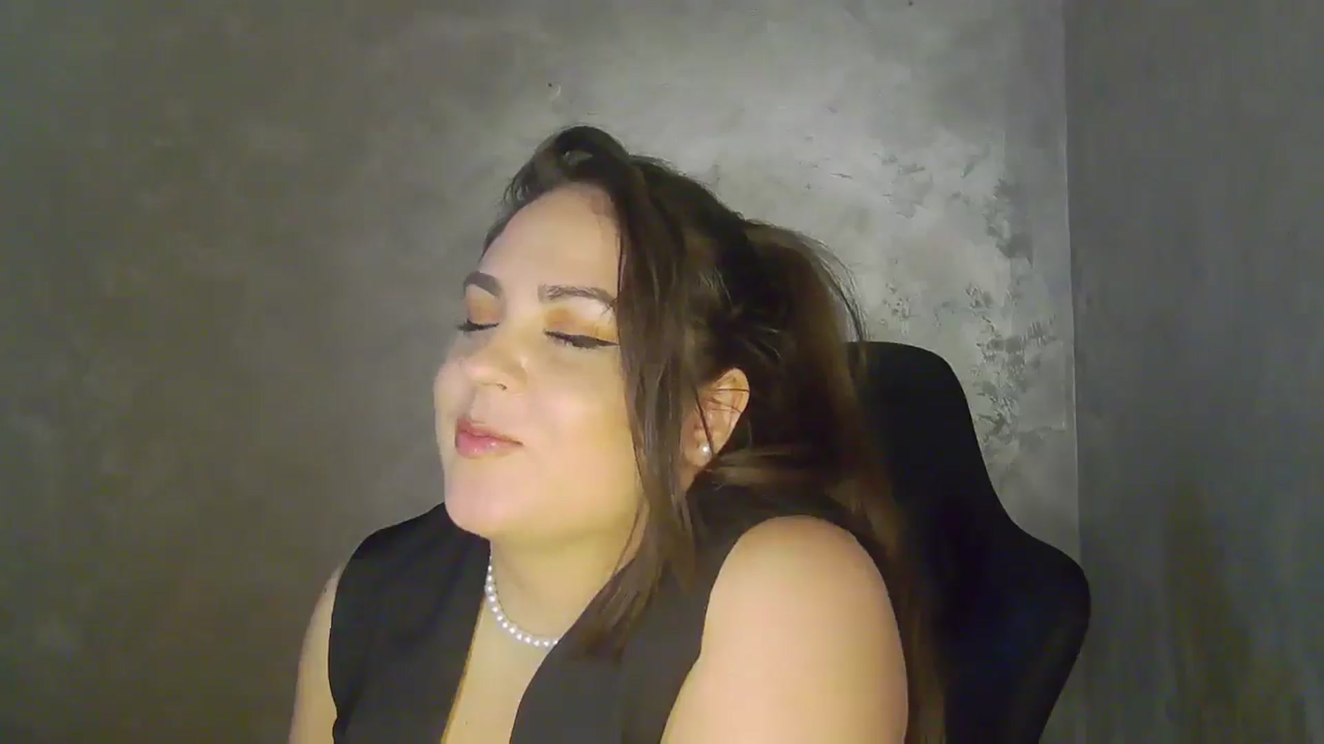 Gallery image thumbnail from NotVanilla's myfreecams stream on, 05/06/2026, 05:02 image 19 of 20