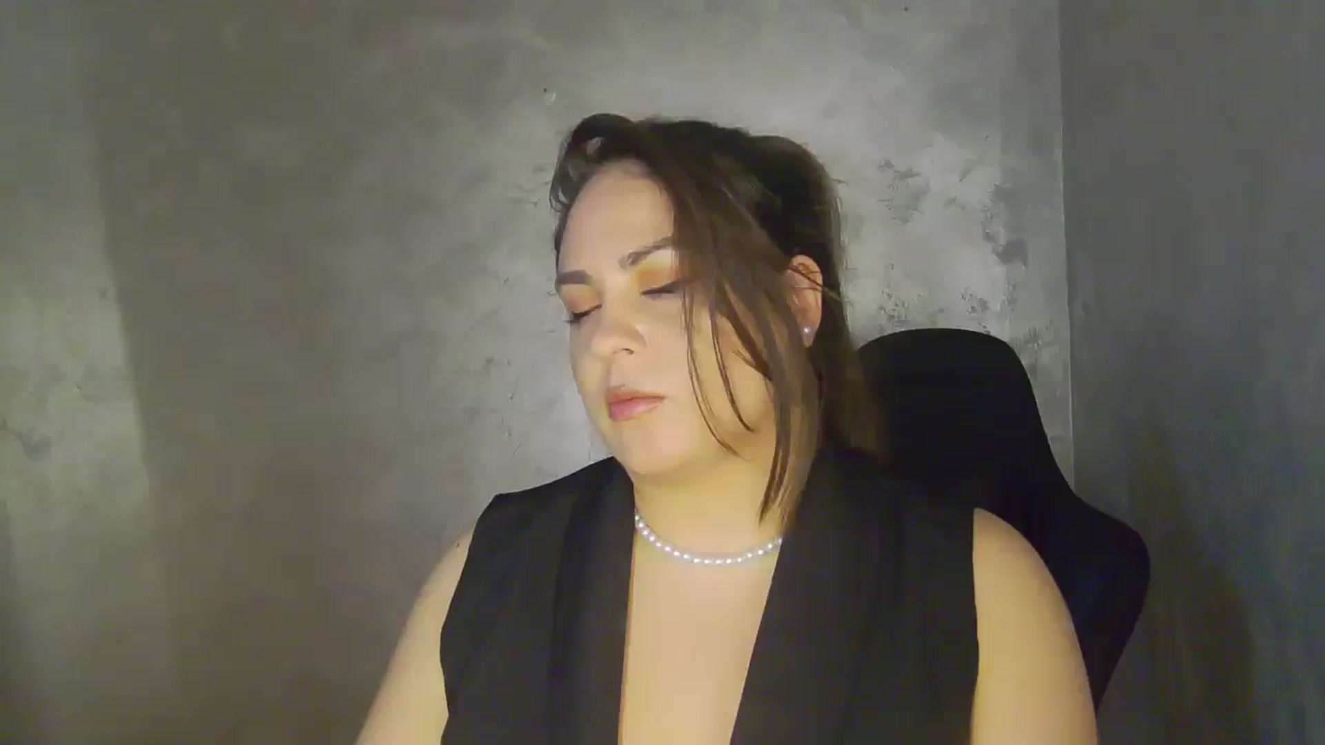 Gallery image thumbnail from NotVanilla's myfreecams stream on, 05/06/2026, 05:02 image 1 of 20