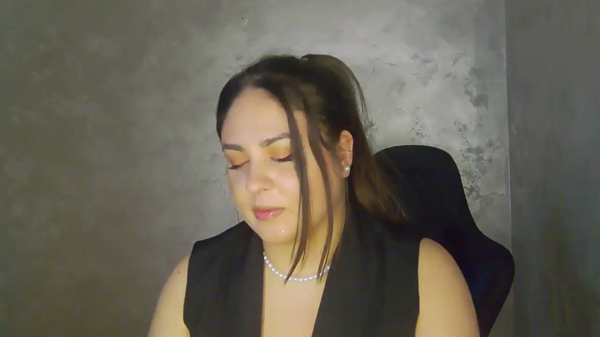 Gallery image thumbnail from NotVanilla's myfreecams stream on, 05/06/2026, 05:58 image 5 of 20
