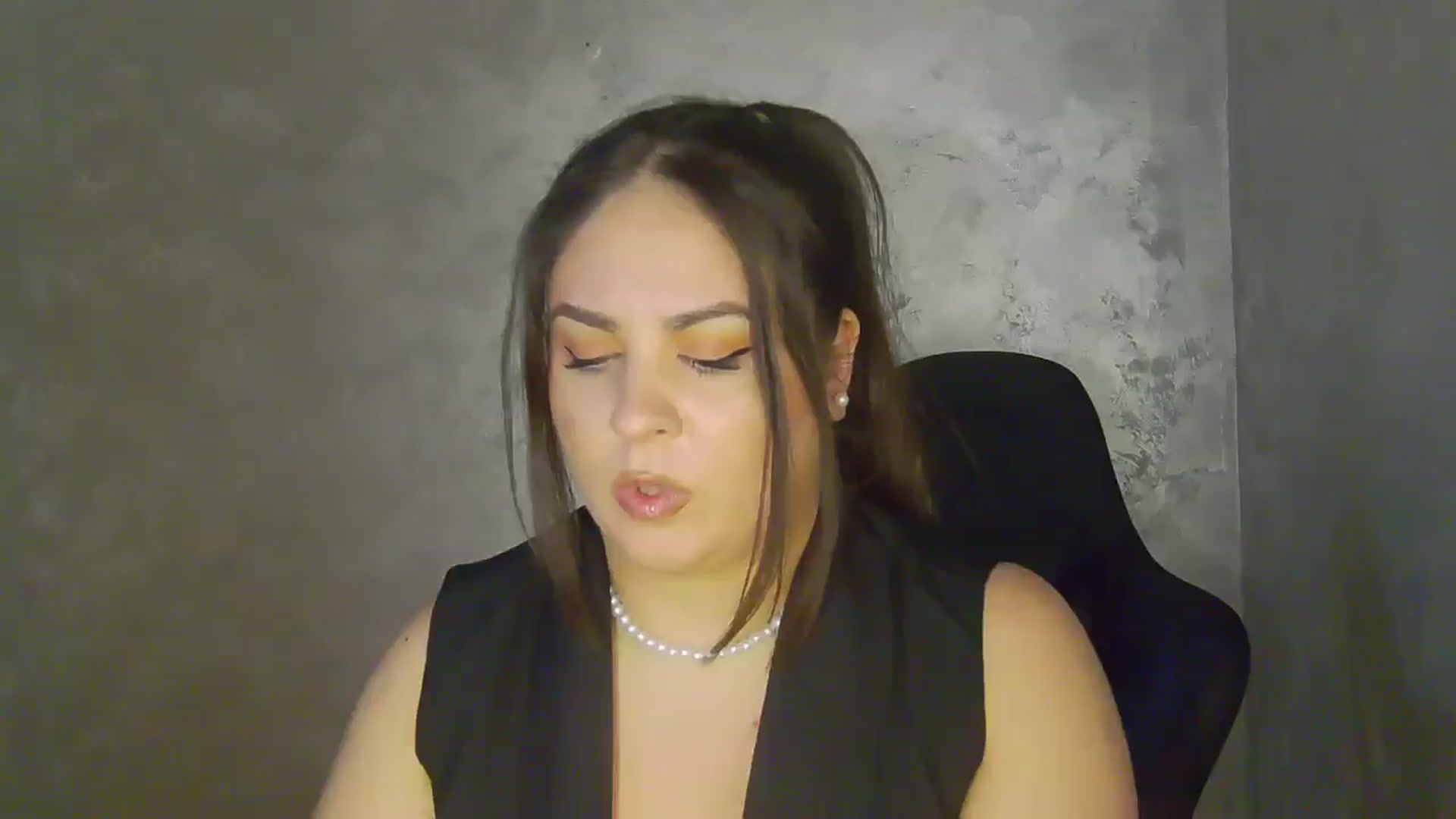 Gallery image thumbnail from NotVanilla's myfreecams stream on, 05/06/2026, 05:58 image 1 of 20