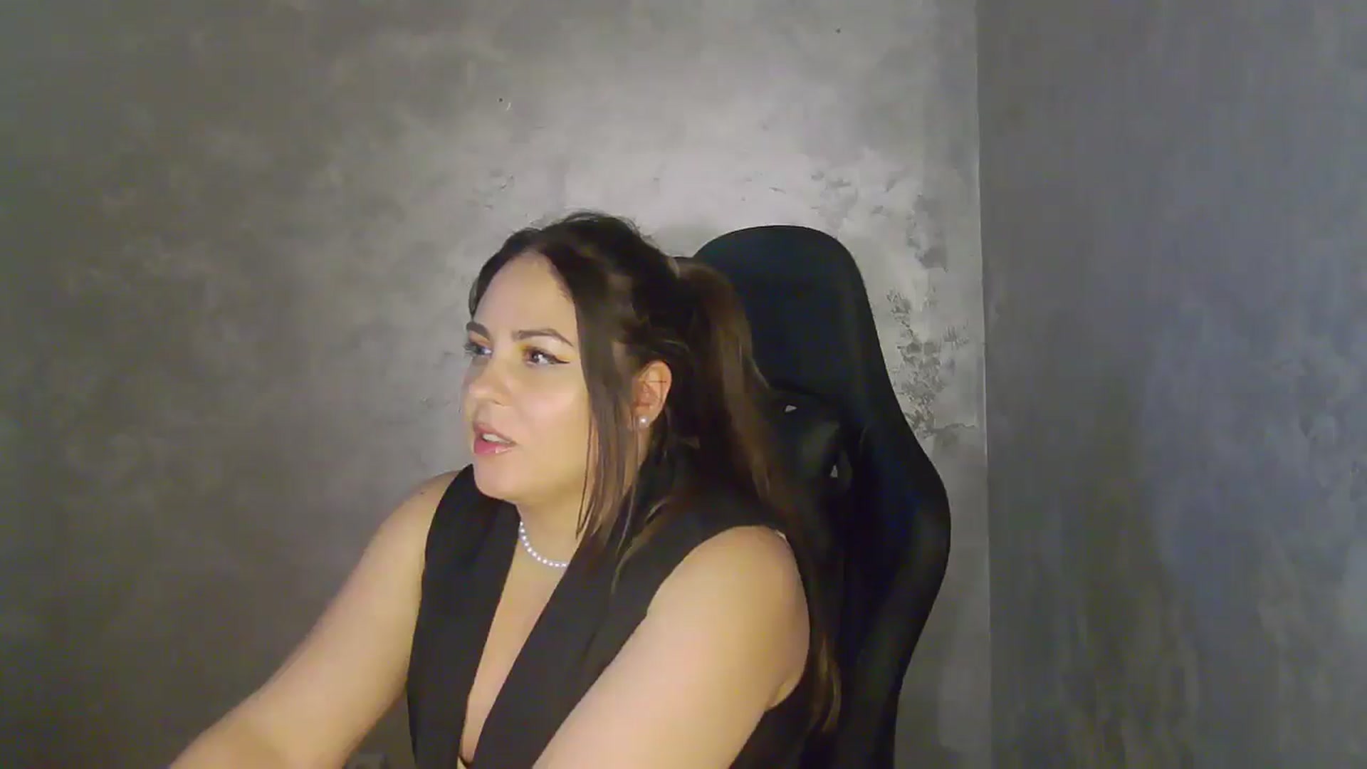 Gallery image thumbnail from NotVanilla's myfreecams stream on, 05/06/2026, 07:04 image 13 of 20