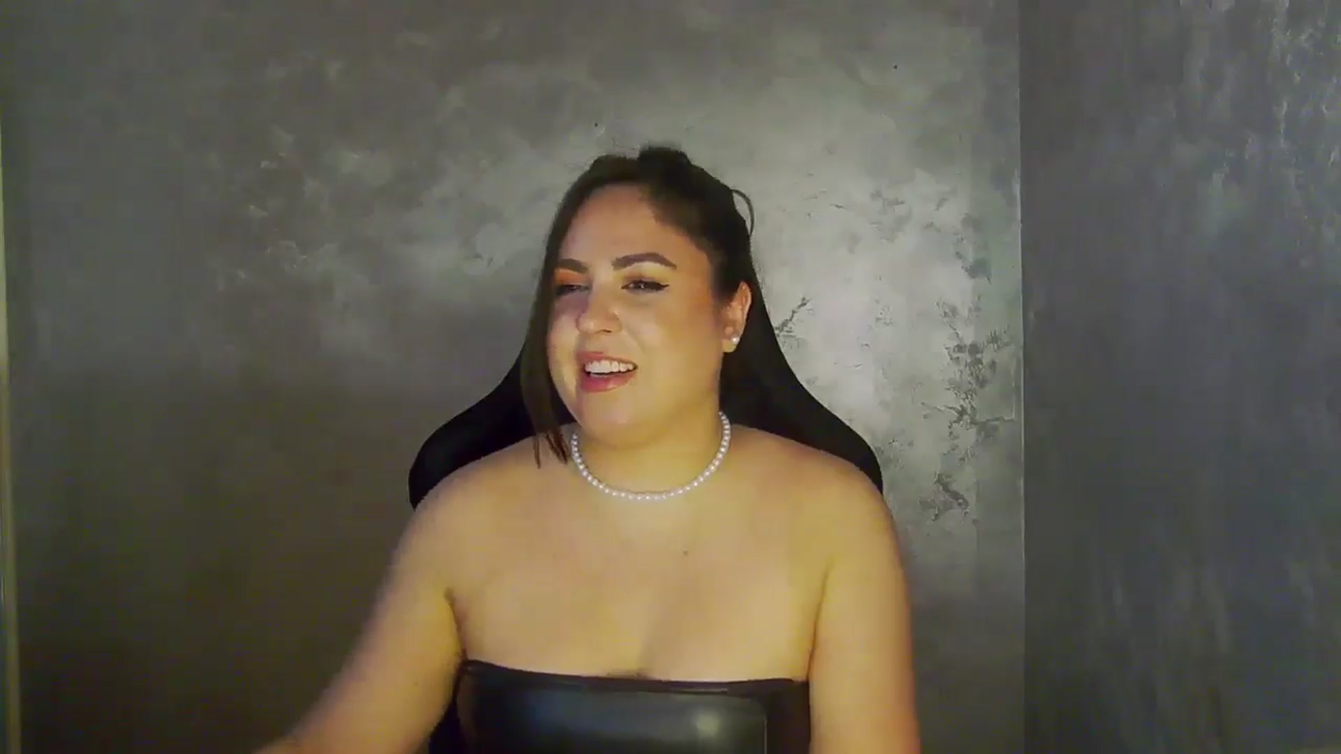 Gallery image thumbnail from NotVanilla's myfreecams stream on, 05/07/2026, 23:35 image 9 of 20