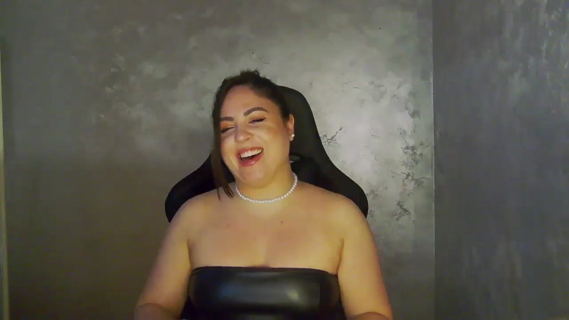 Gallery image thumbnail from NotVanilla's myfreecams stream on, 05/07/2026, 23:35 image 12 of 20
