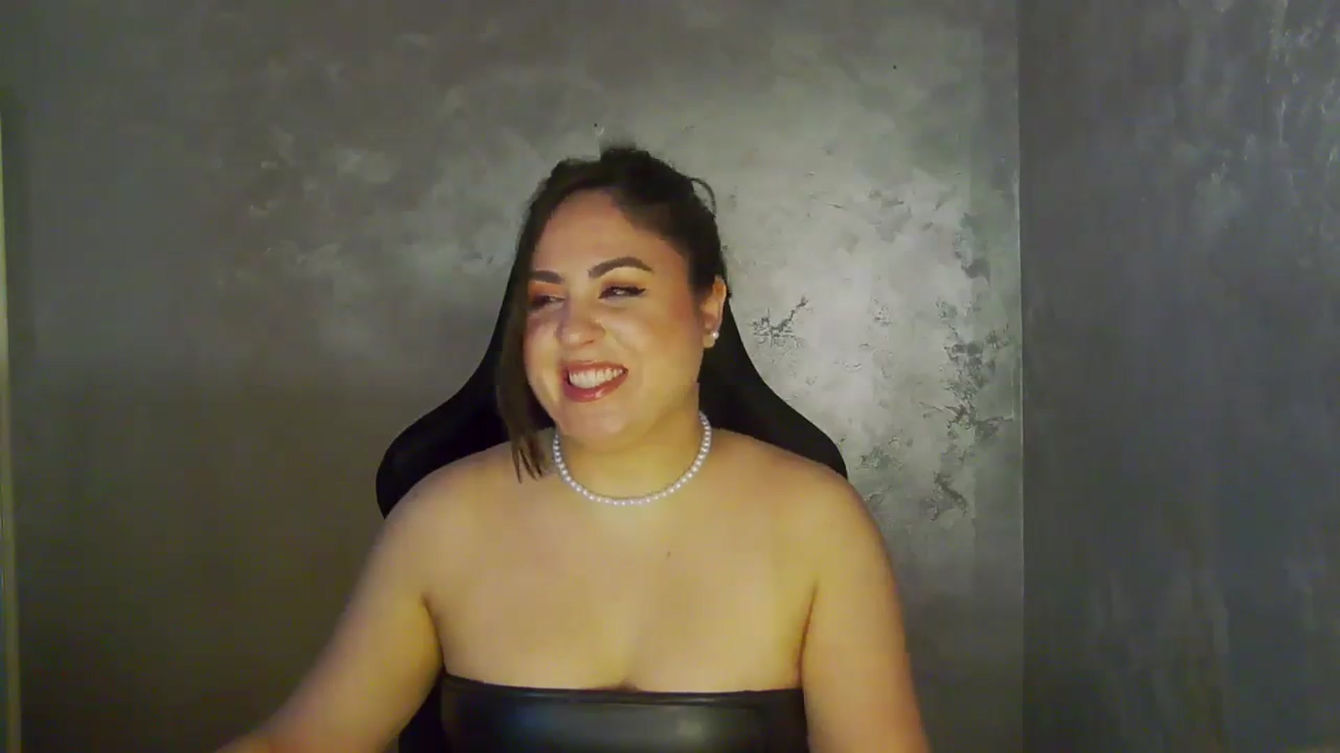 Gallery image thumbnail from NotVanilla's myfreecams stream on, 05/07/2026, 23:35 image 16 of 20