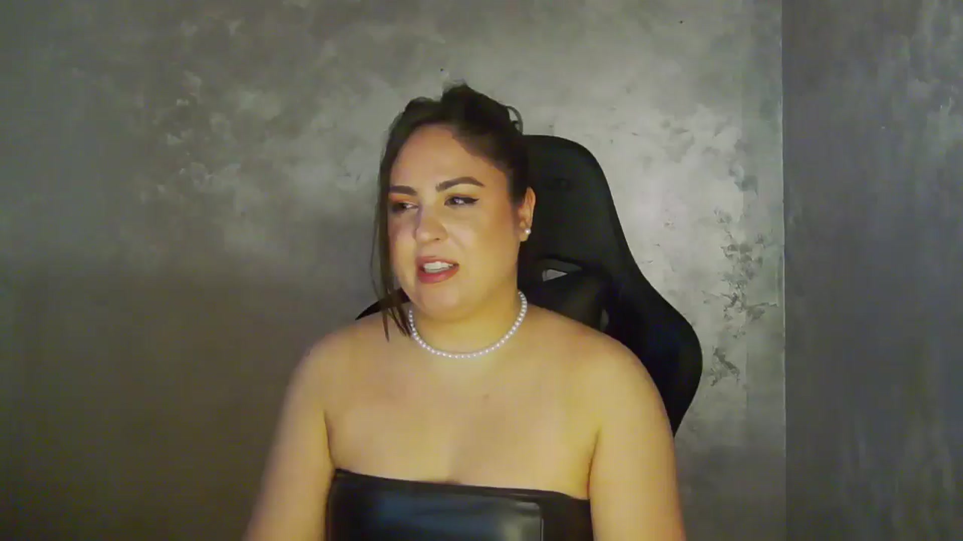 Gallery image thumbnail from NotVanilla's myfreecams stream on, 05/07/2026, 23:35 image 1 of 20