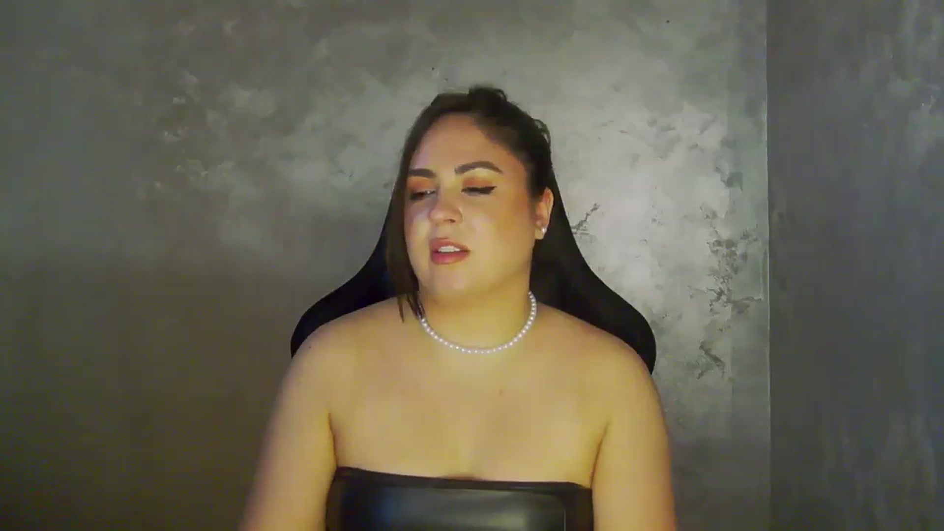 Gallery image thumbnail from NotVanilla's myfreecams stream on, 05/07/2026, 23:35 image 2 of 20