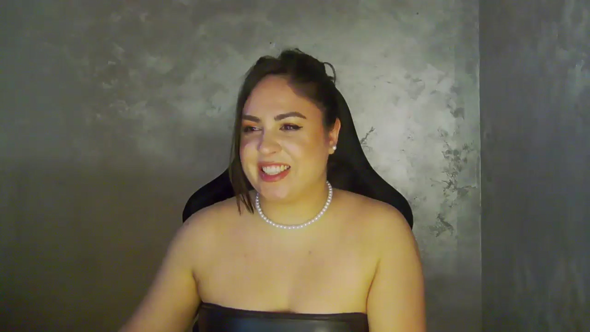 Gallery image thumbnail from NotVanilla's myfreecams stream on, 05/07/2026, 23:35 image 5 of 20