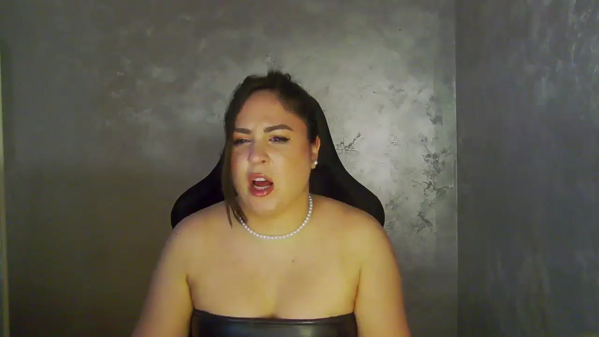 Gallery image thumbnail from NotVanilla's myfreecams stream on, 05/07/2026, 23:35 image 15 of 20