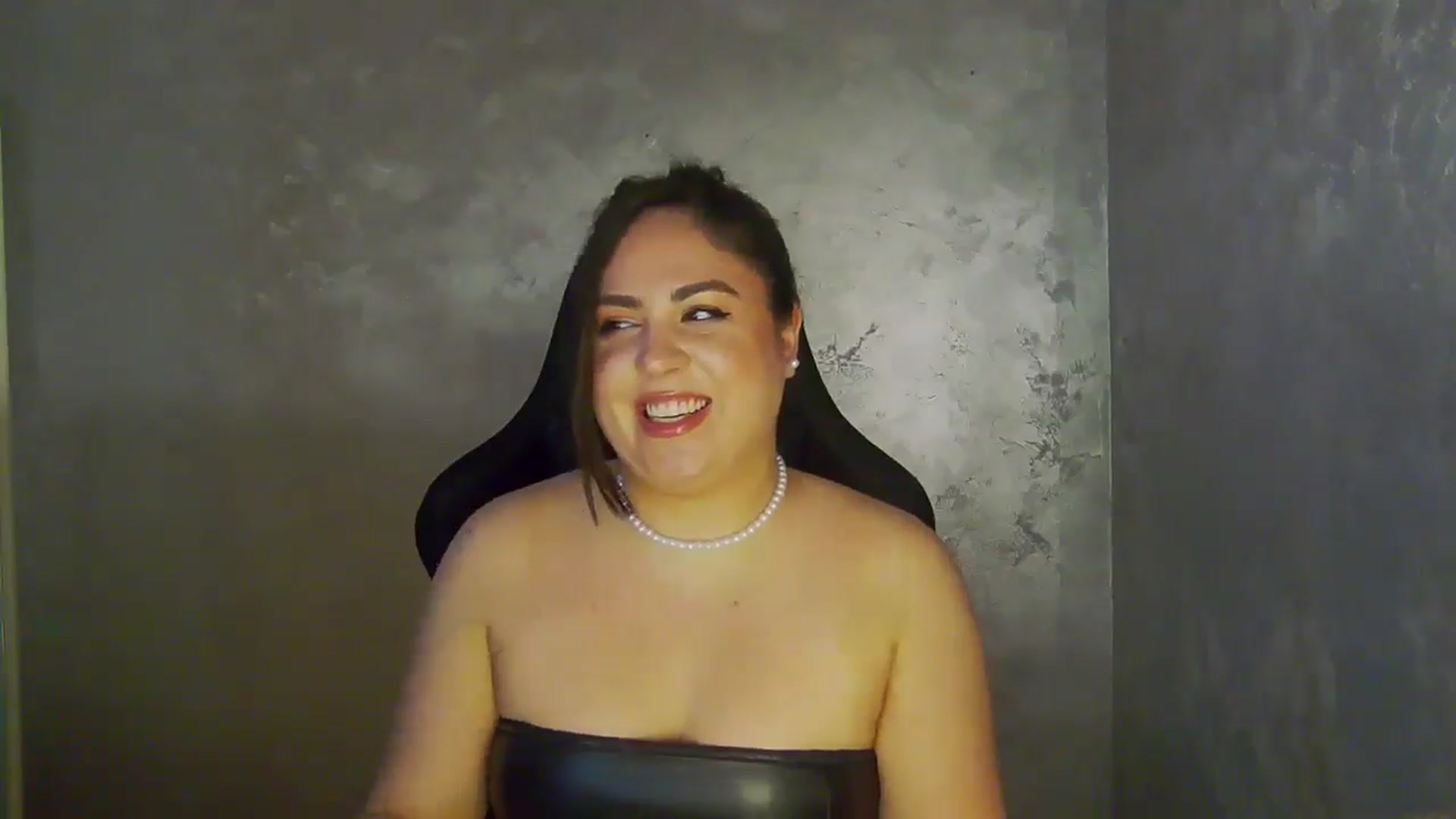 Gallery image thumbnail from NotVanilla's myfreecams stream on, 05/07/2026, 23:35 image 14 of 20