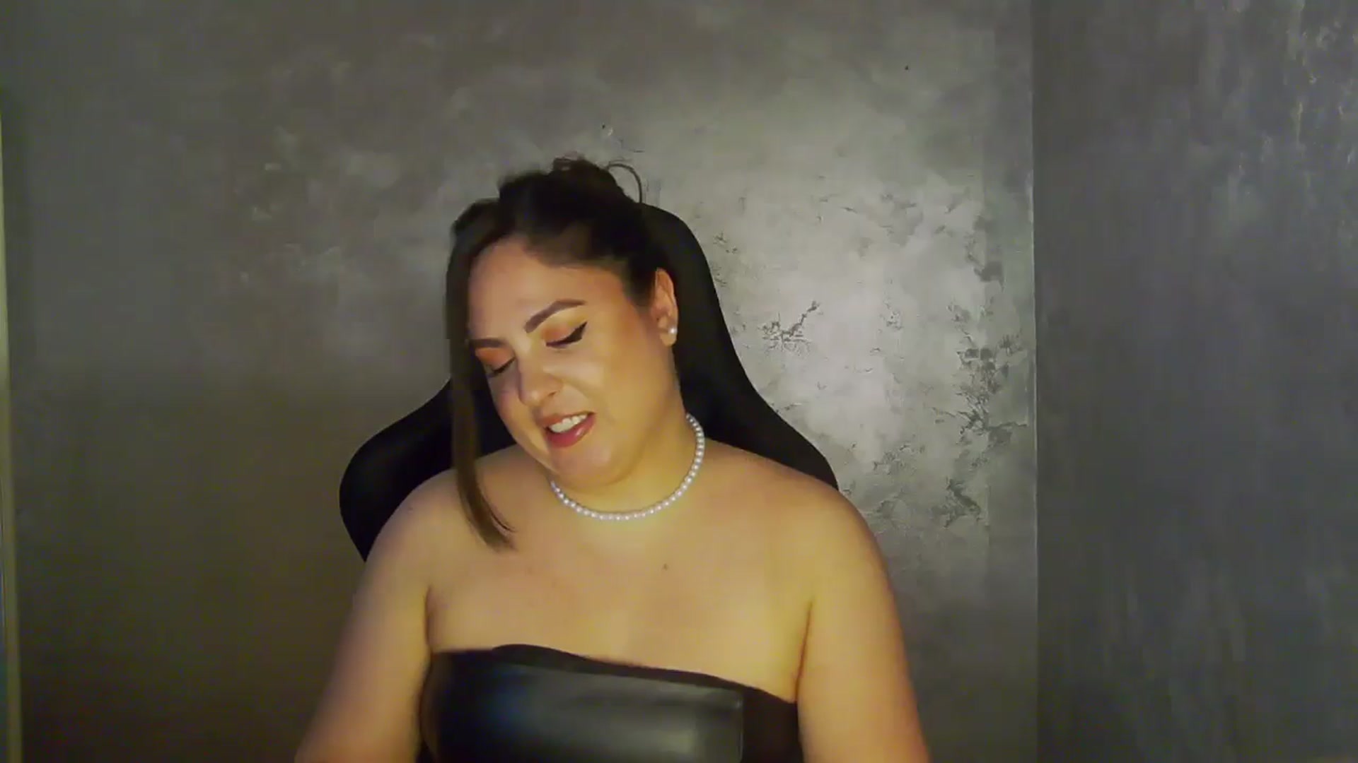 Gallery image thumbnail from NotVanilla's myfreecams stream on, 05/08/2026, 24:16 image 4 of 20