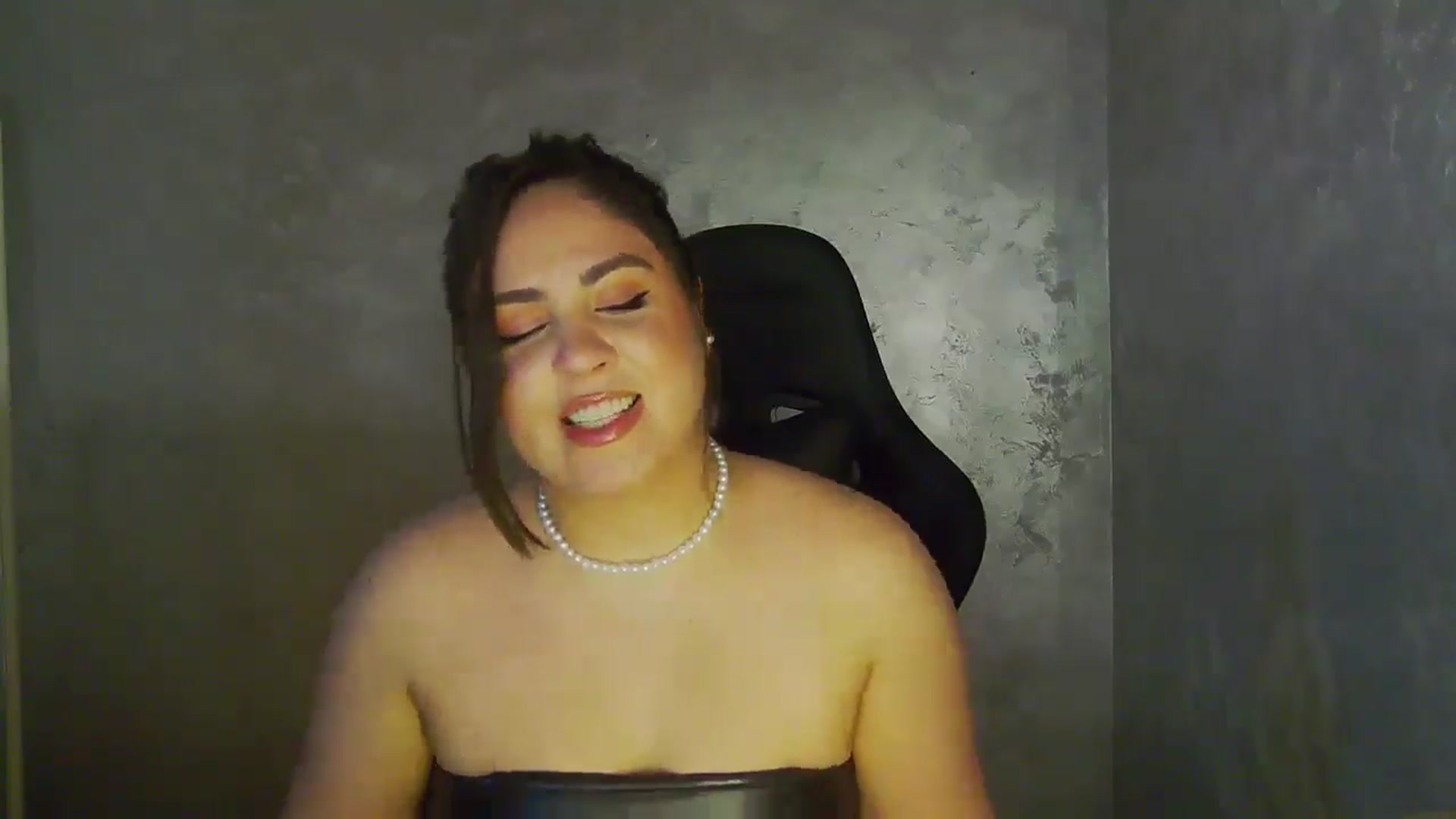 Gallery image thumbnail from NotVanilla's myfreecams stream on, 05/08/2026, 24:16 image 7 of 20