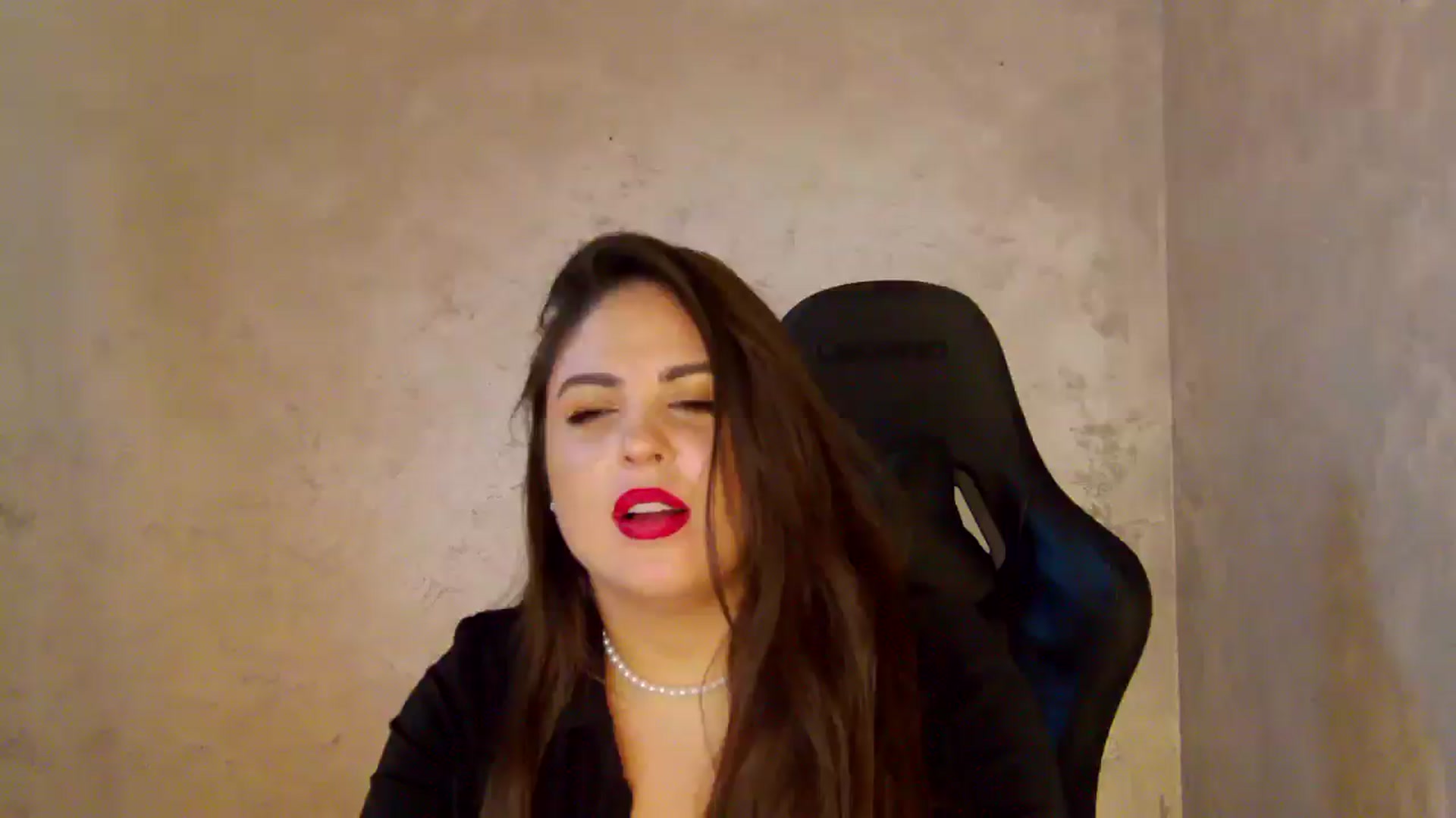 Gallery image thumbnail from NotVanilla's myfreecams stream on, 05/09/2026, 07:00 image 13 of 20