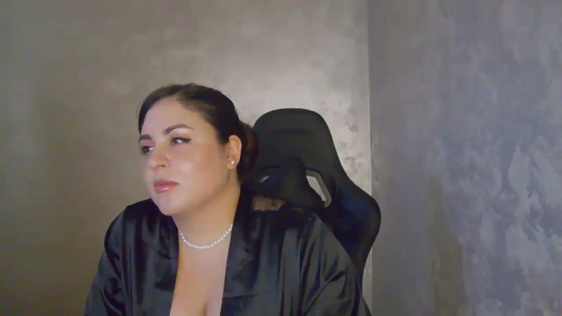 Gallery image thumbnail from NotVanilla's myfreecams stream on, 05/10/2026, 02:53 image 17 of 20