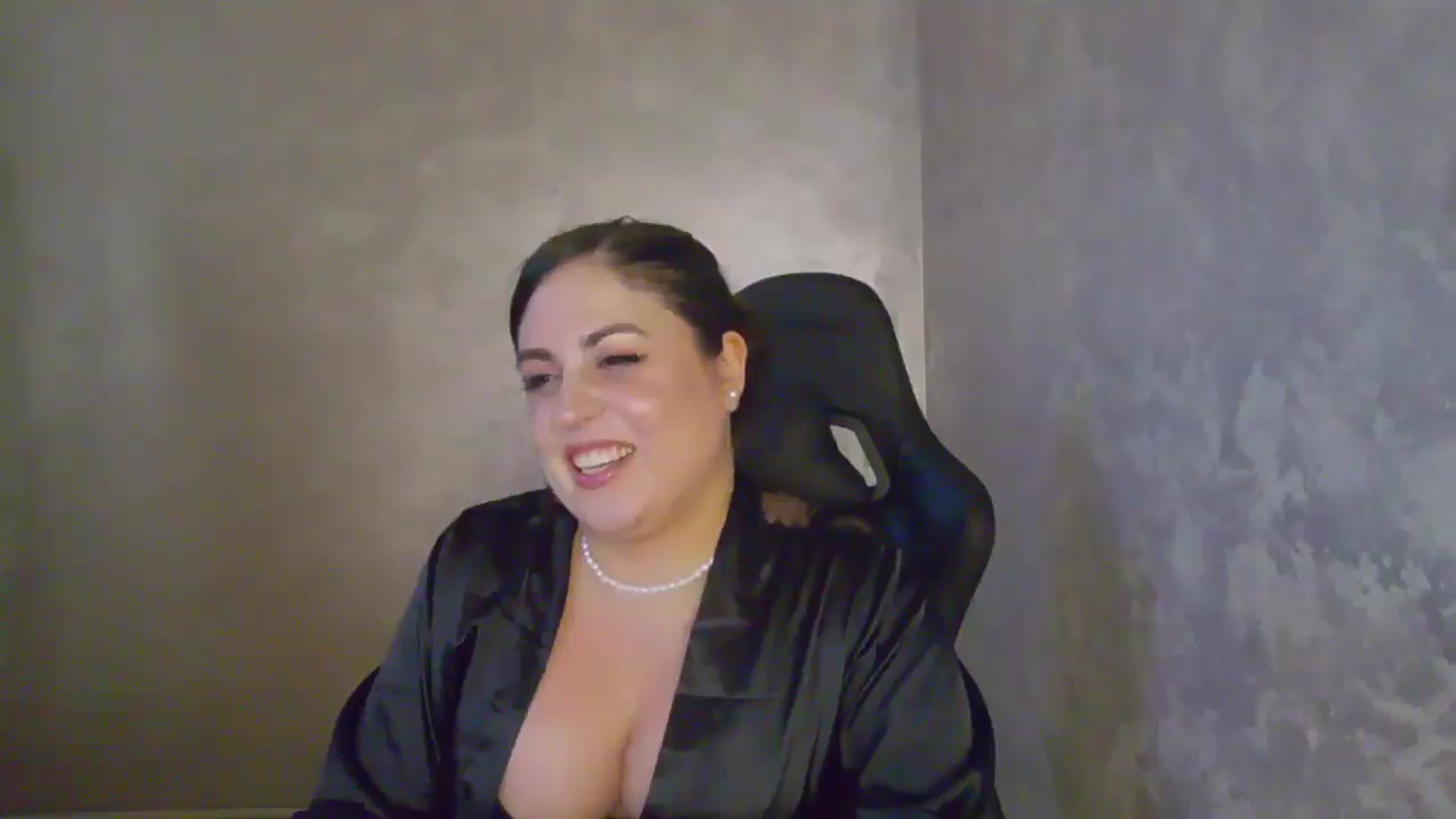 Gallery image thumbnail from NotVanilla's myfreecams stream on, 05/10/2026, 02:53 image 12 of 20