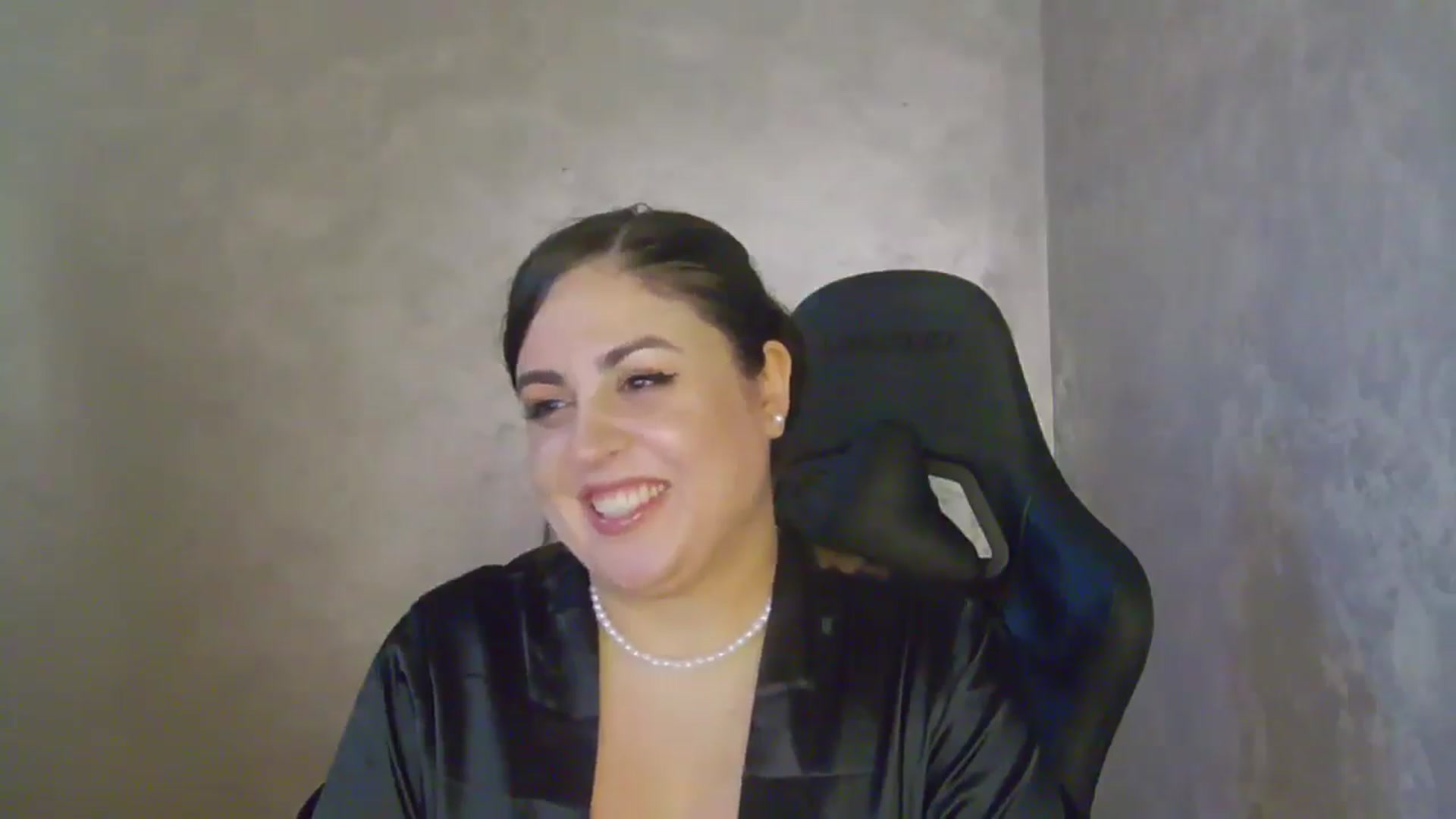 Gallery image thumbnail from NotVanilla's myfreecams stream on, 05/10/2026, 03:50 image 12 of 20