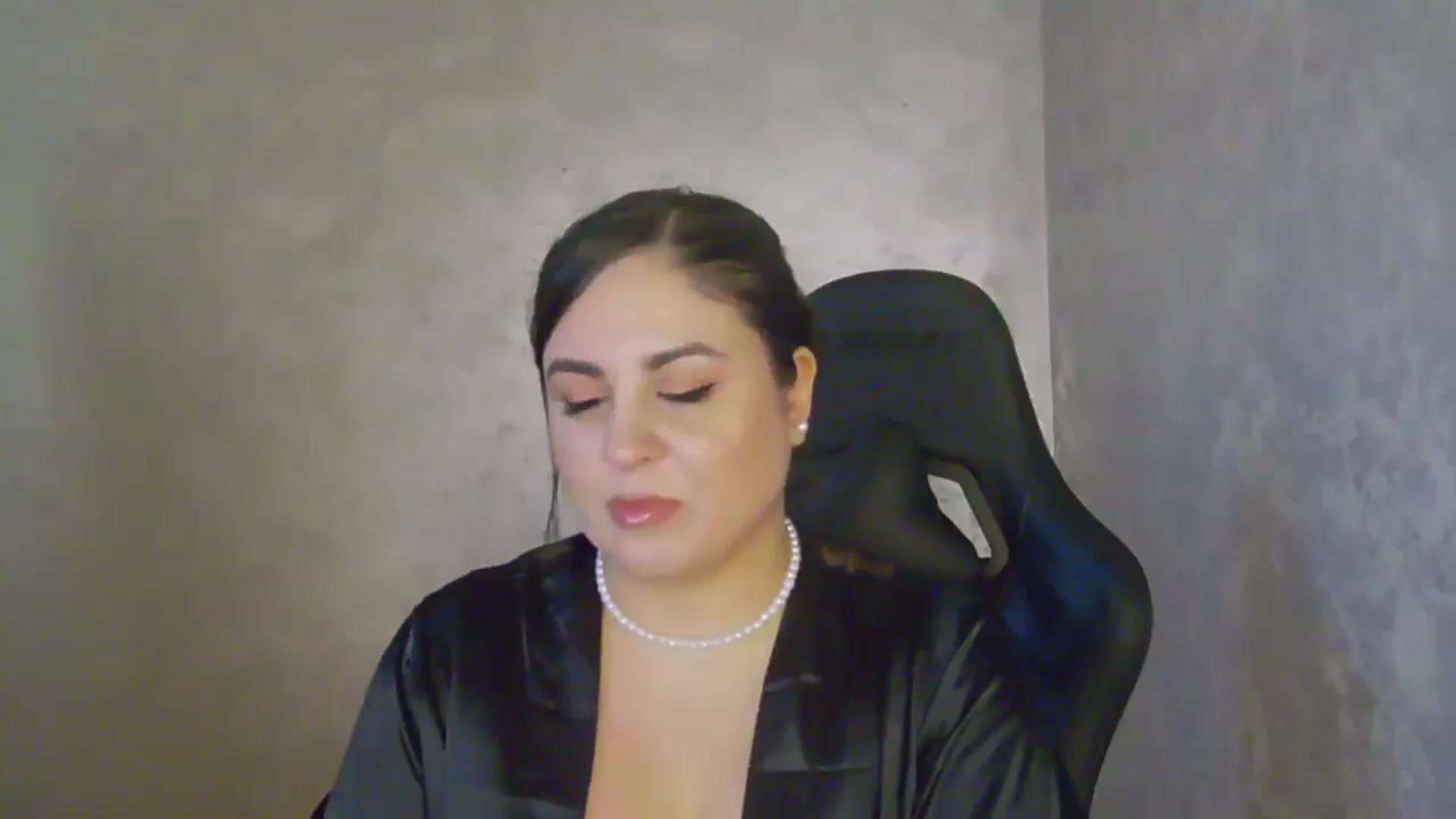 Gallery image thumbnail from NotVanilla's myfreecams stream on, 05/10/2026, 03:50 image 17 of 20