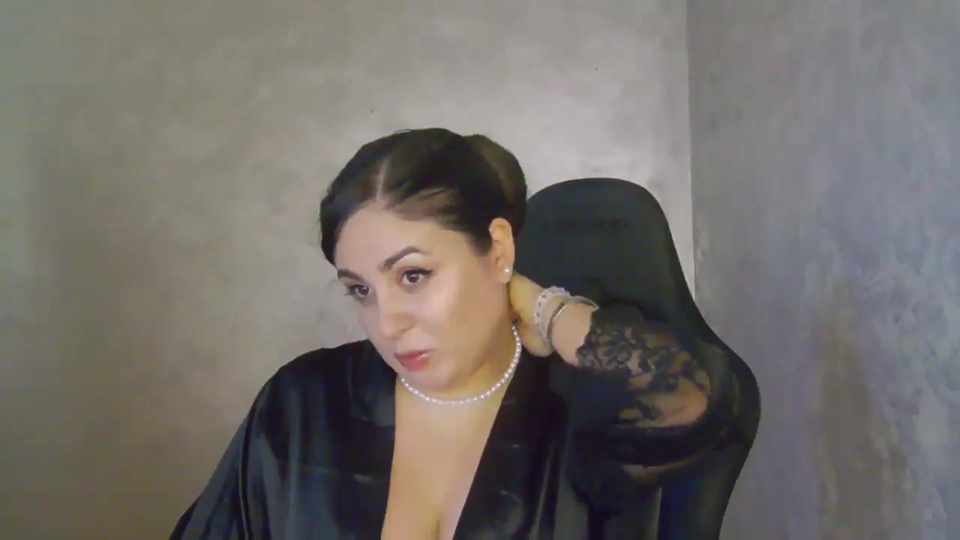 Gallery image thumbnail from NotVanilla's myfreecams stream on, 05/10/2026, 03:50 image 14 of 20