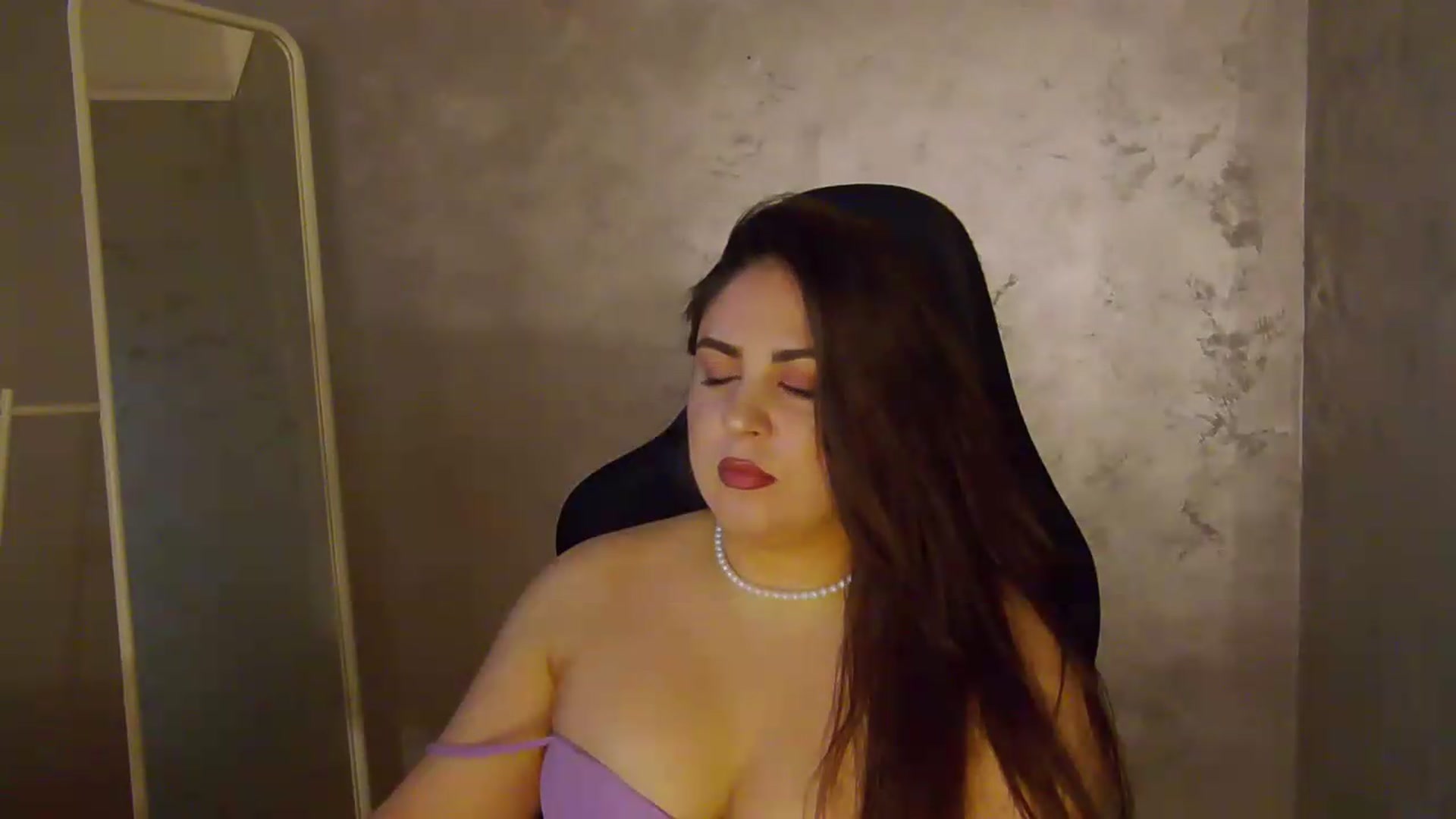 Gallery image thumbnail from NotVanilla's myfreecams stream on, 05/26/2026, 03:14 image 3 of 20