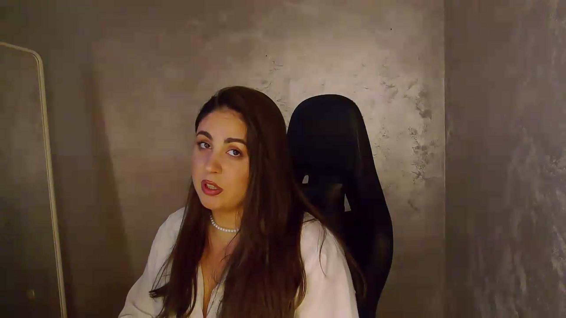 Gallery image thumbnail from NotVanilla's myfreecams stream on, 05/26/2026, 07:15 image 17 of 20
