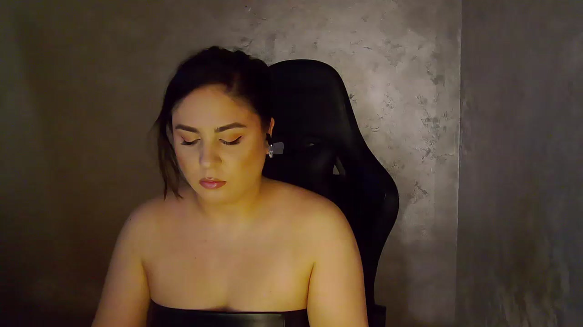 Gallery image thumbnail from NotVanilla's myfreecams stream on, 05/28/2026, 24:07 image 1 of 20
