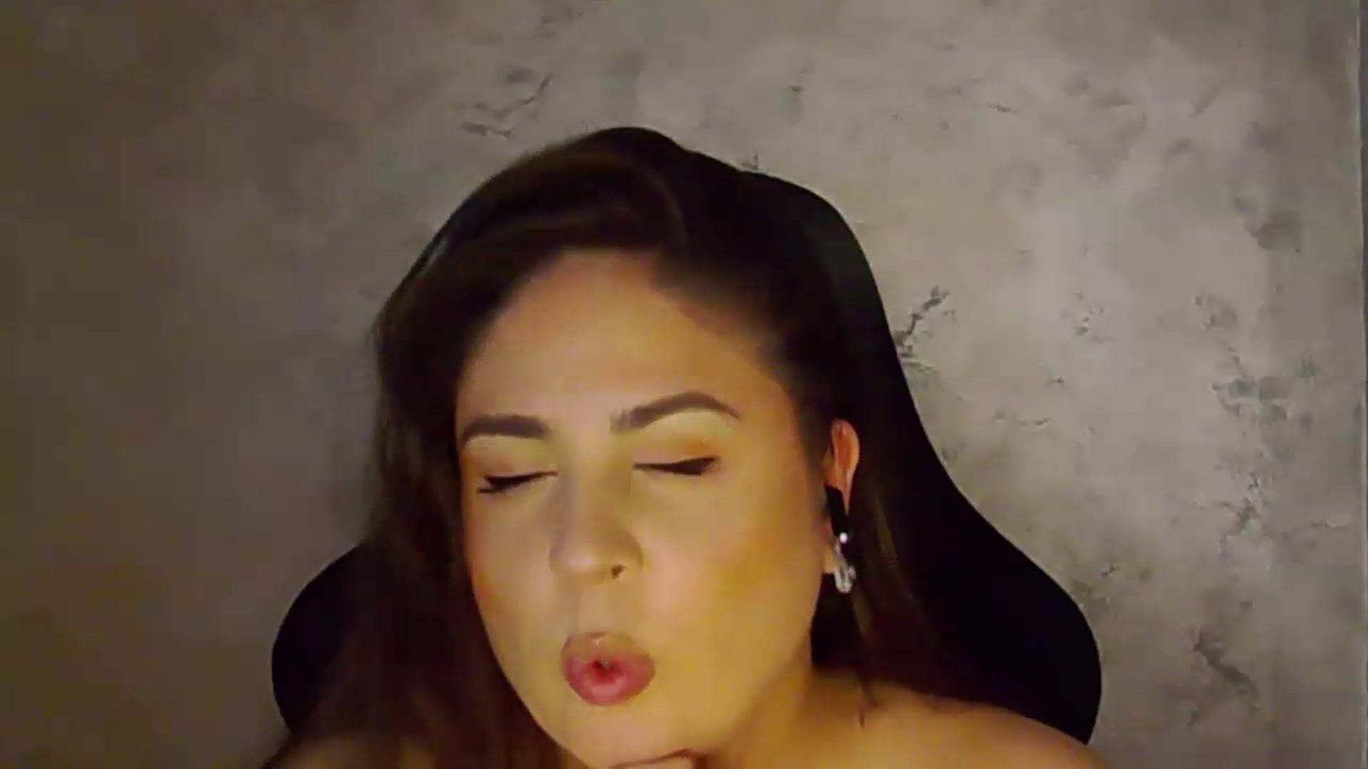 Gallery image thumbnail from NotVanilla's myfreecams stream on, 05/28/2026, 24:07 image 14 of 20
